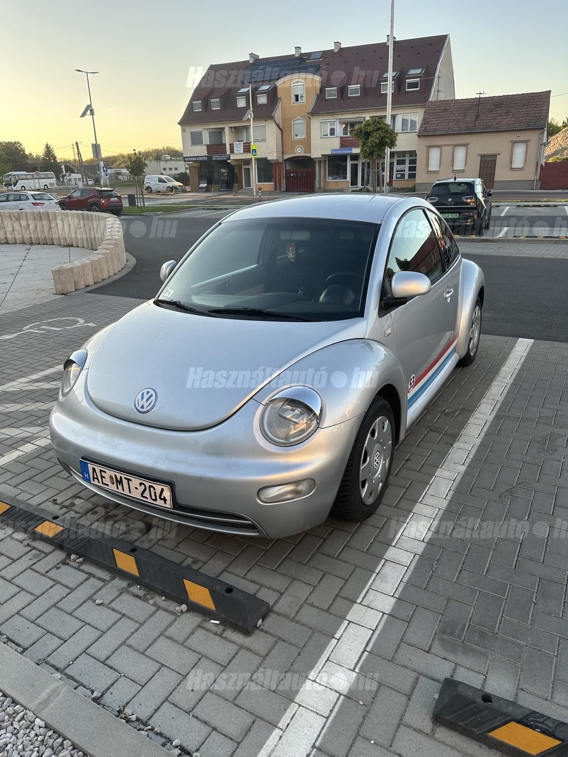 VOLKSWAGEN BEETLE 2000/2 - 1