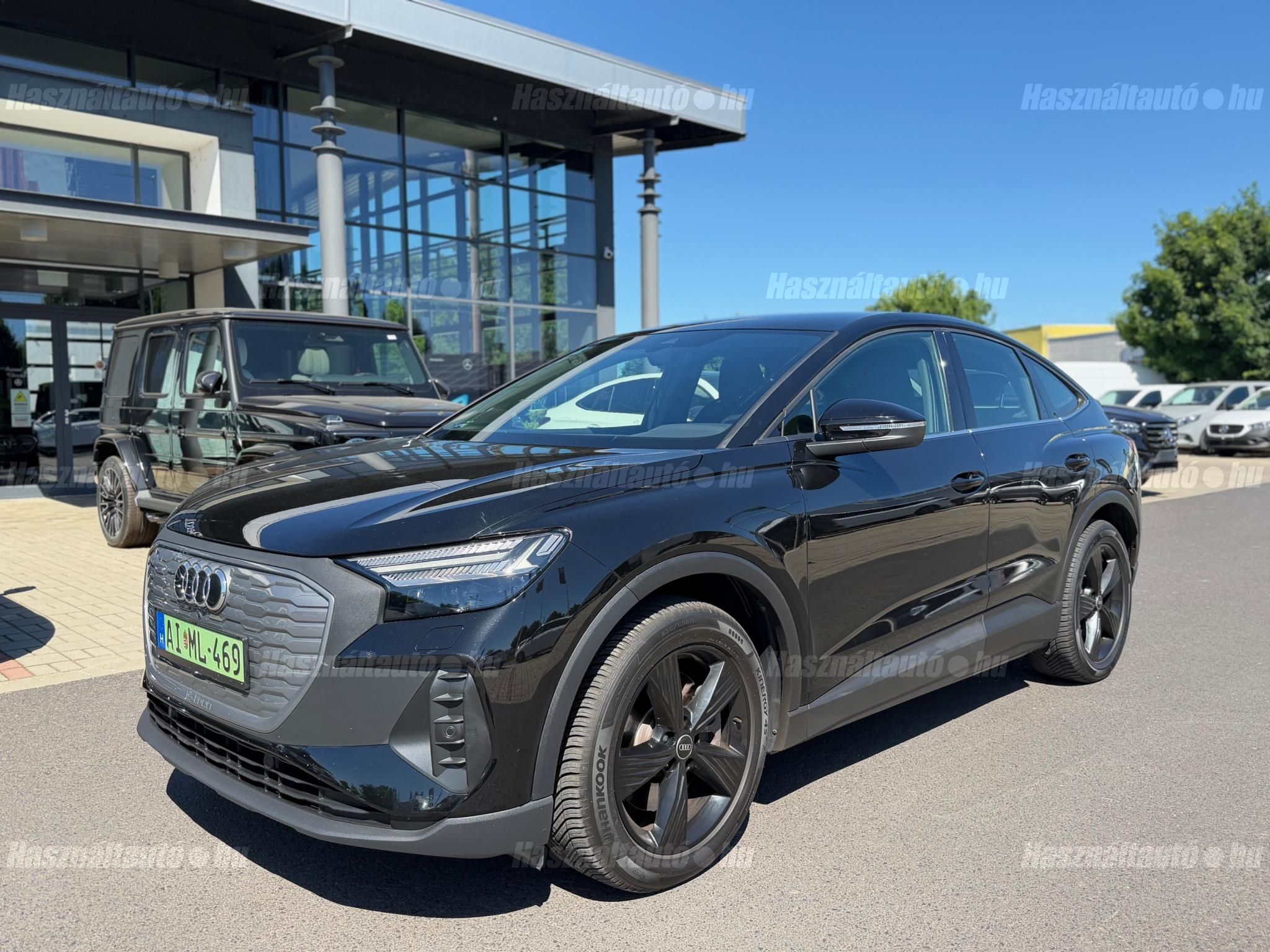 AUDI Q4 2022/7 - 1
