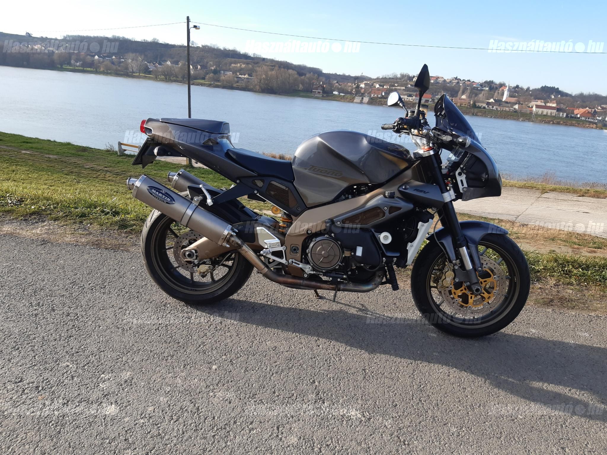 APRILIA TUONO 1000 2003/6 - 1
