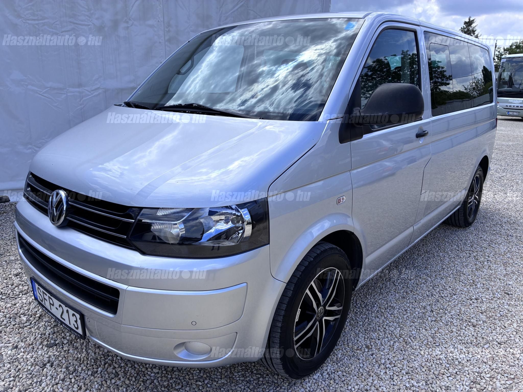 VOLKSWAGEN MULTIVAN 2010/10 - 1