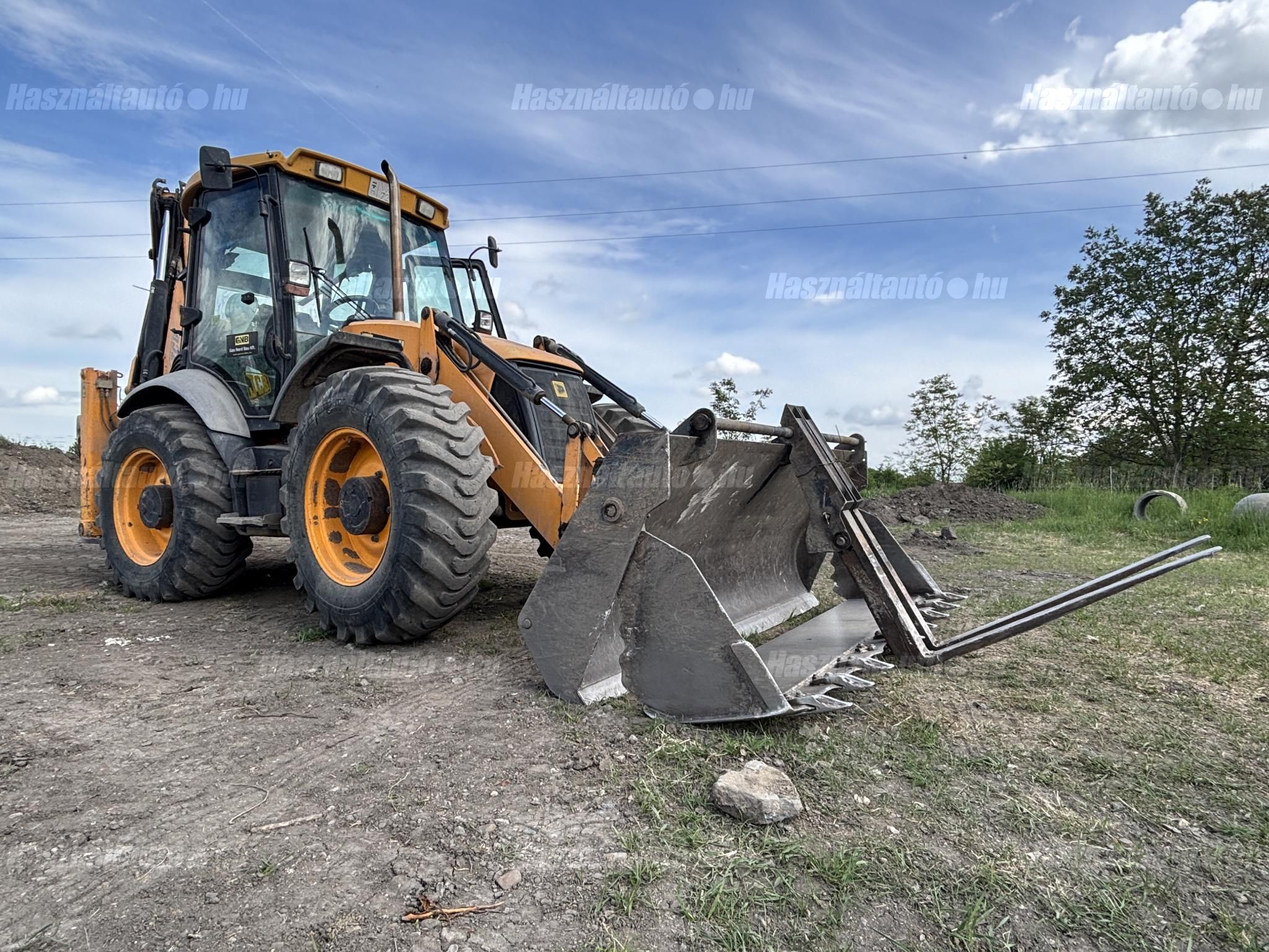 JCB 2010 - 1