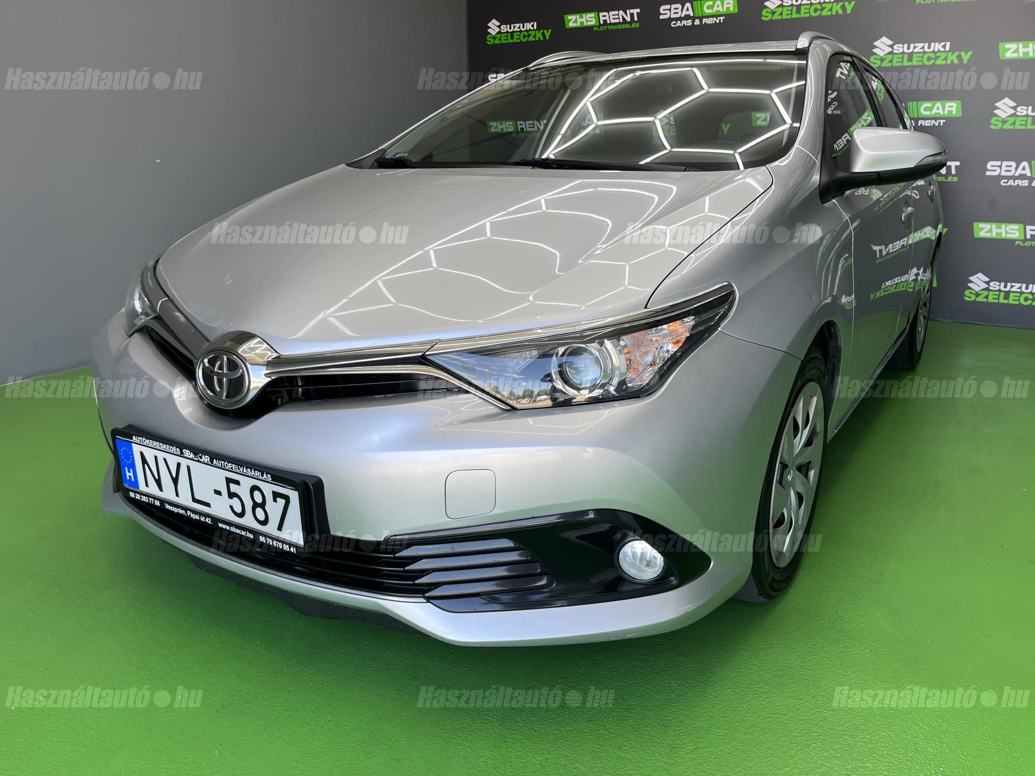 TOYOTA AURIS 2017/2 - 1