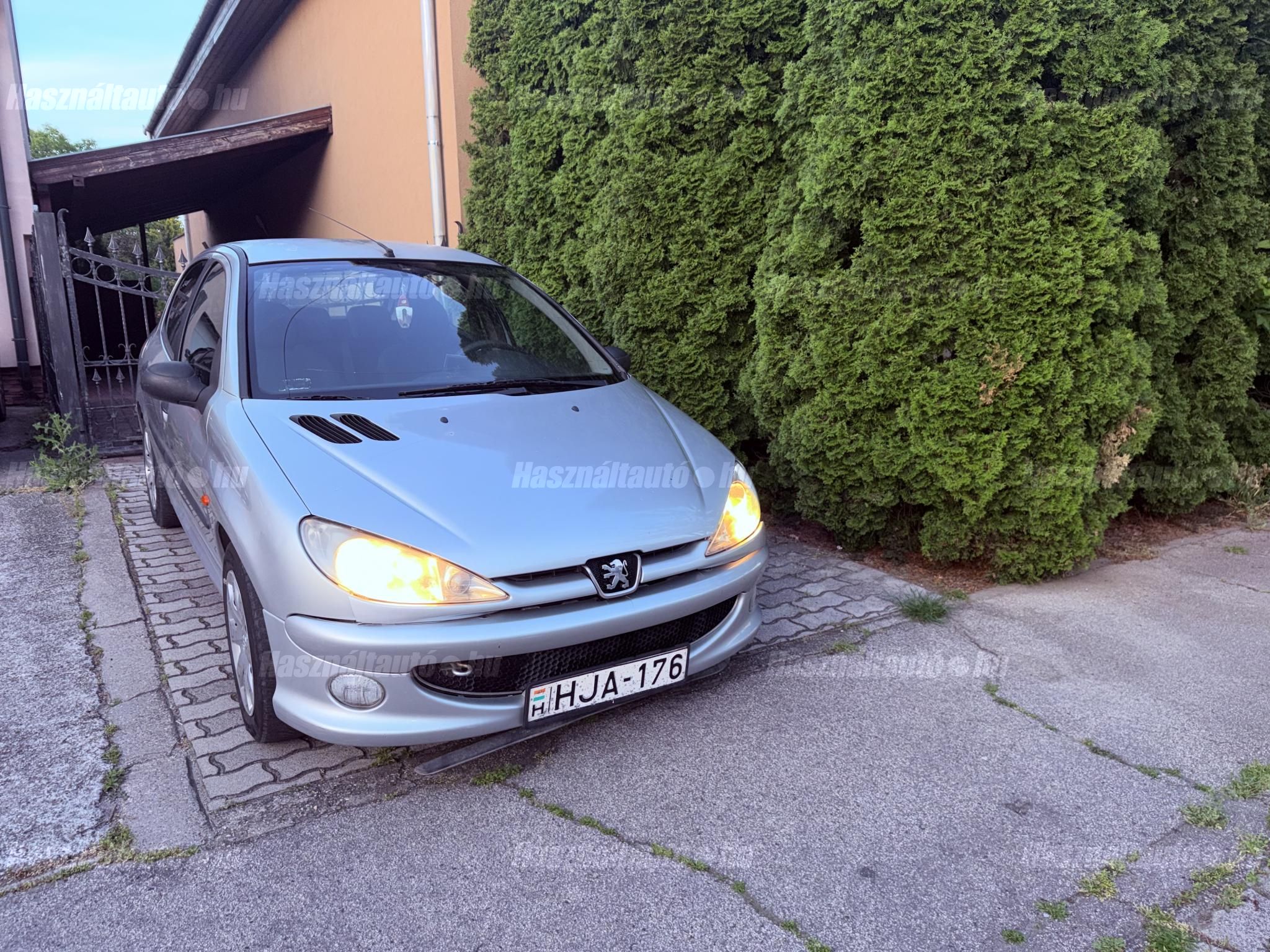 PEUGEOT 206 2000/3 - 1