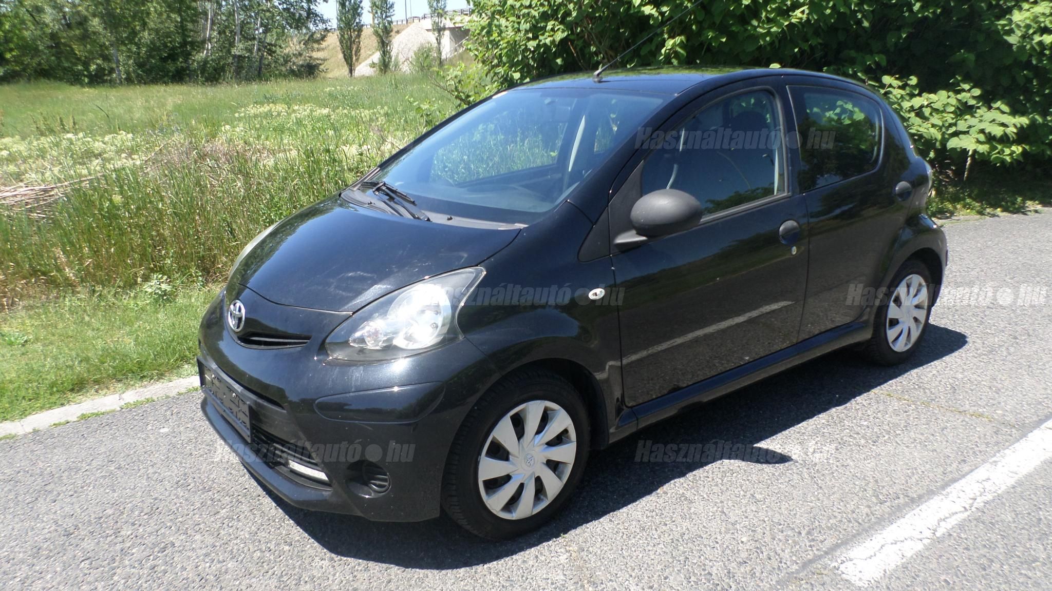 TOYOTA AYGO 2012/11 - 1