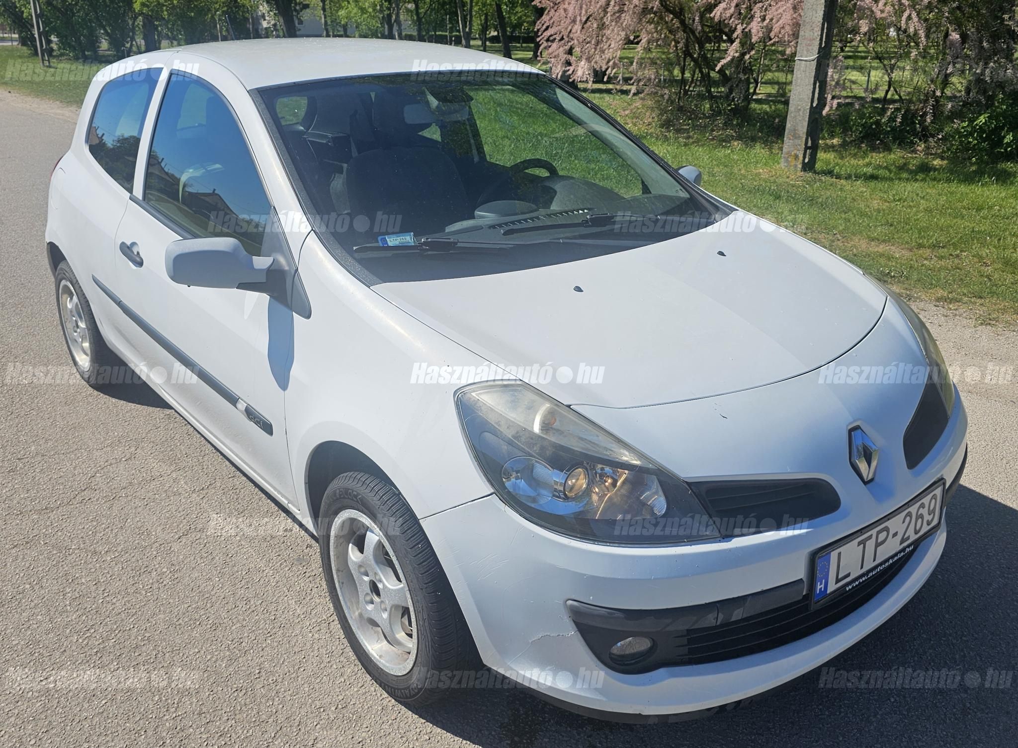 RENAULT CLIO 2007/8 - 1