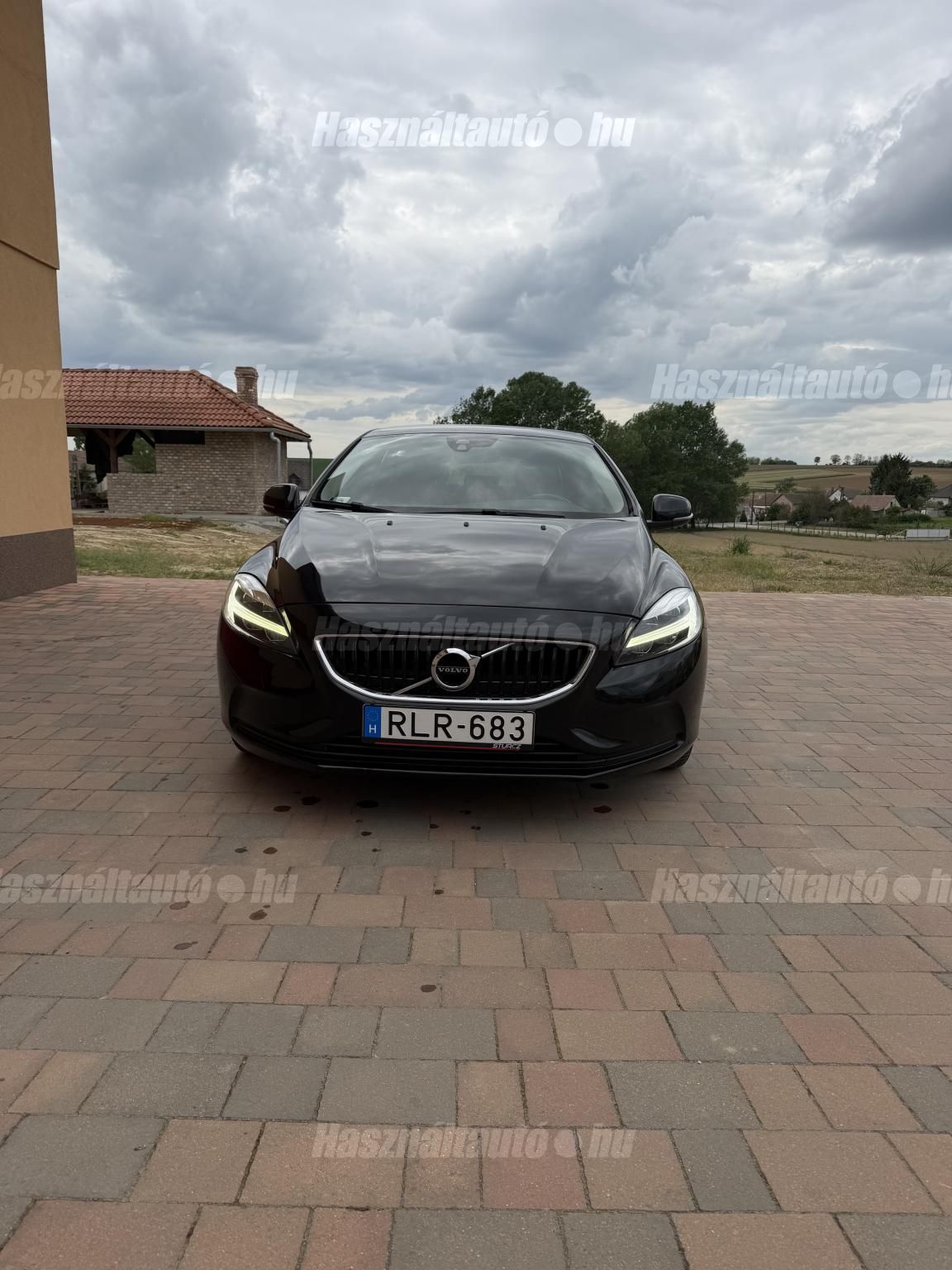 VOLVO V40 2016/11 - 1