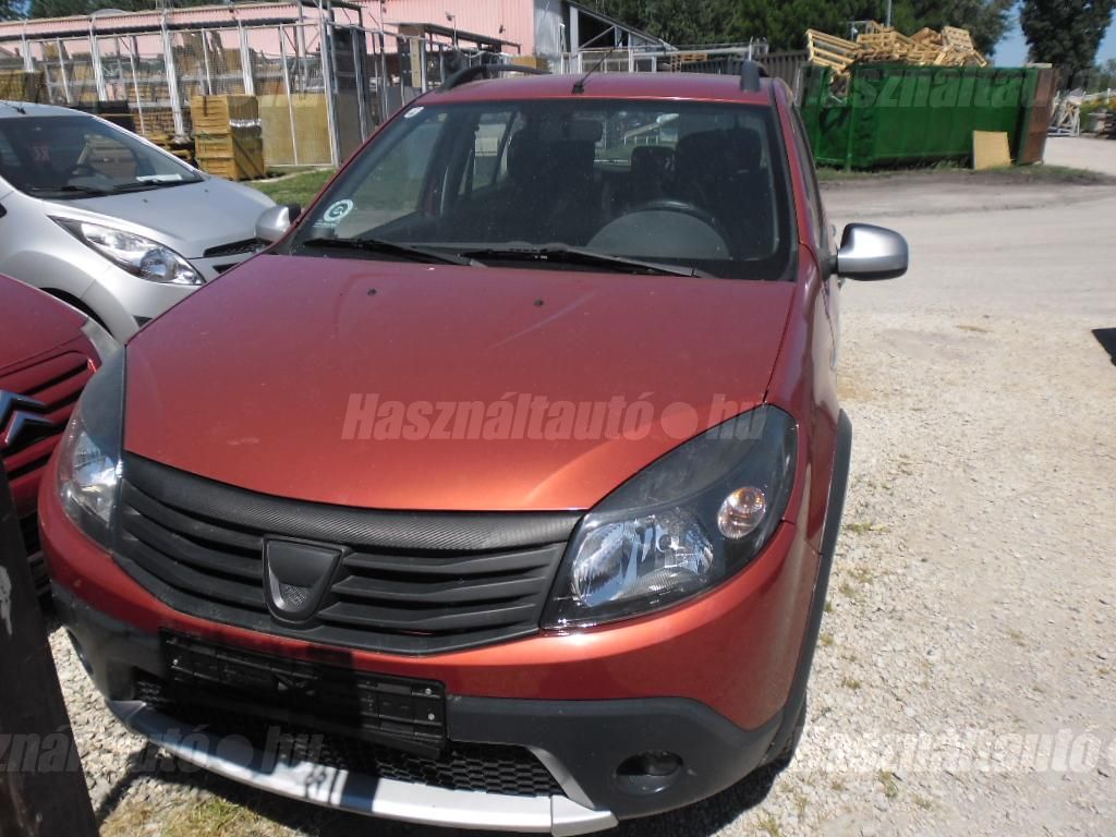 DACIA SANDERO 2010/3 - 1