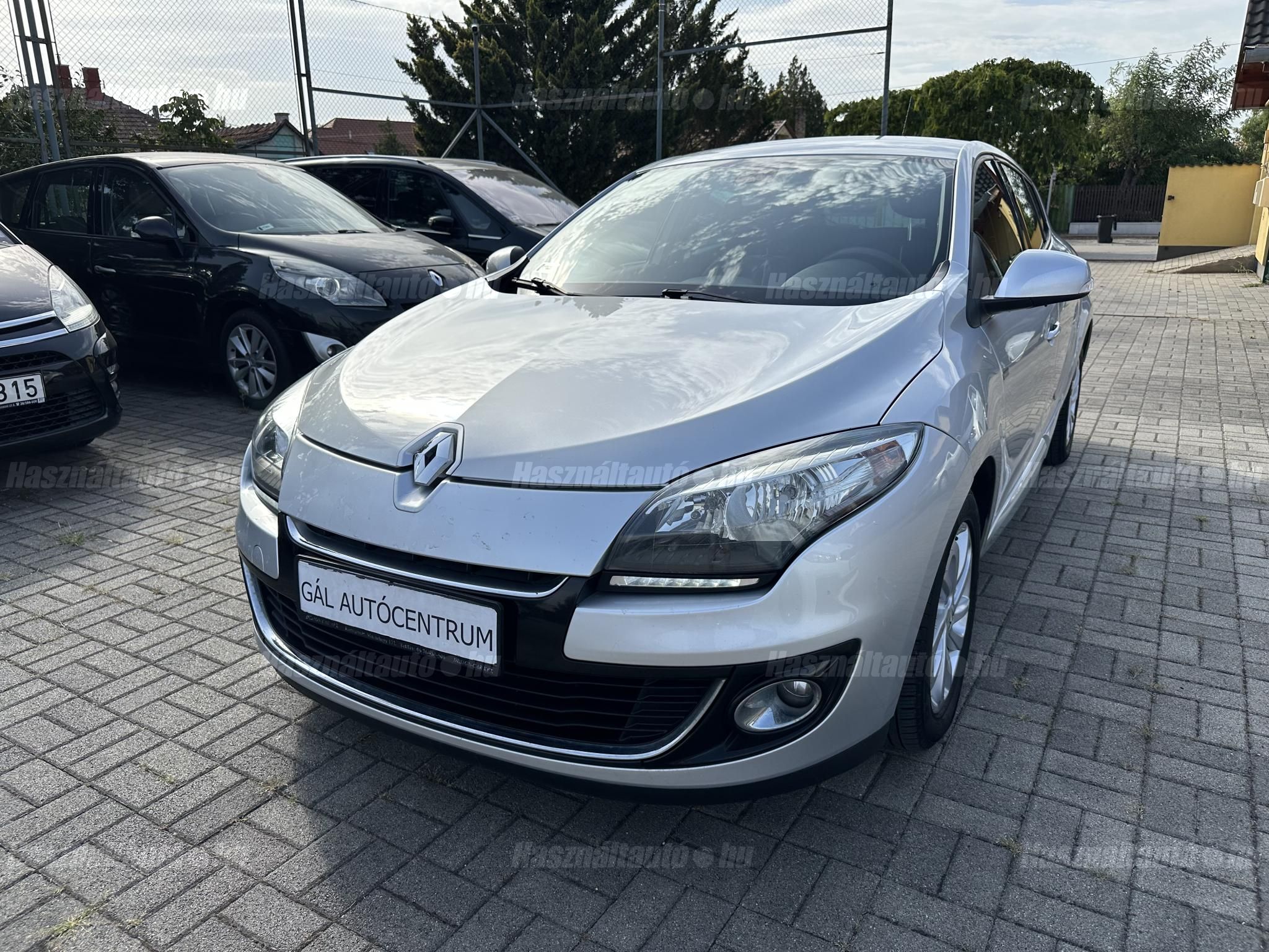 RENAULT MEGANE 2012/9 - 1
