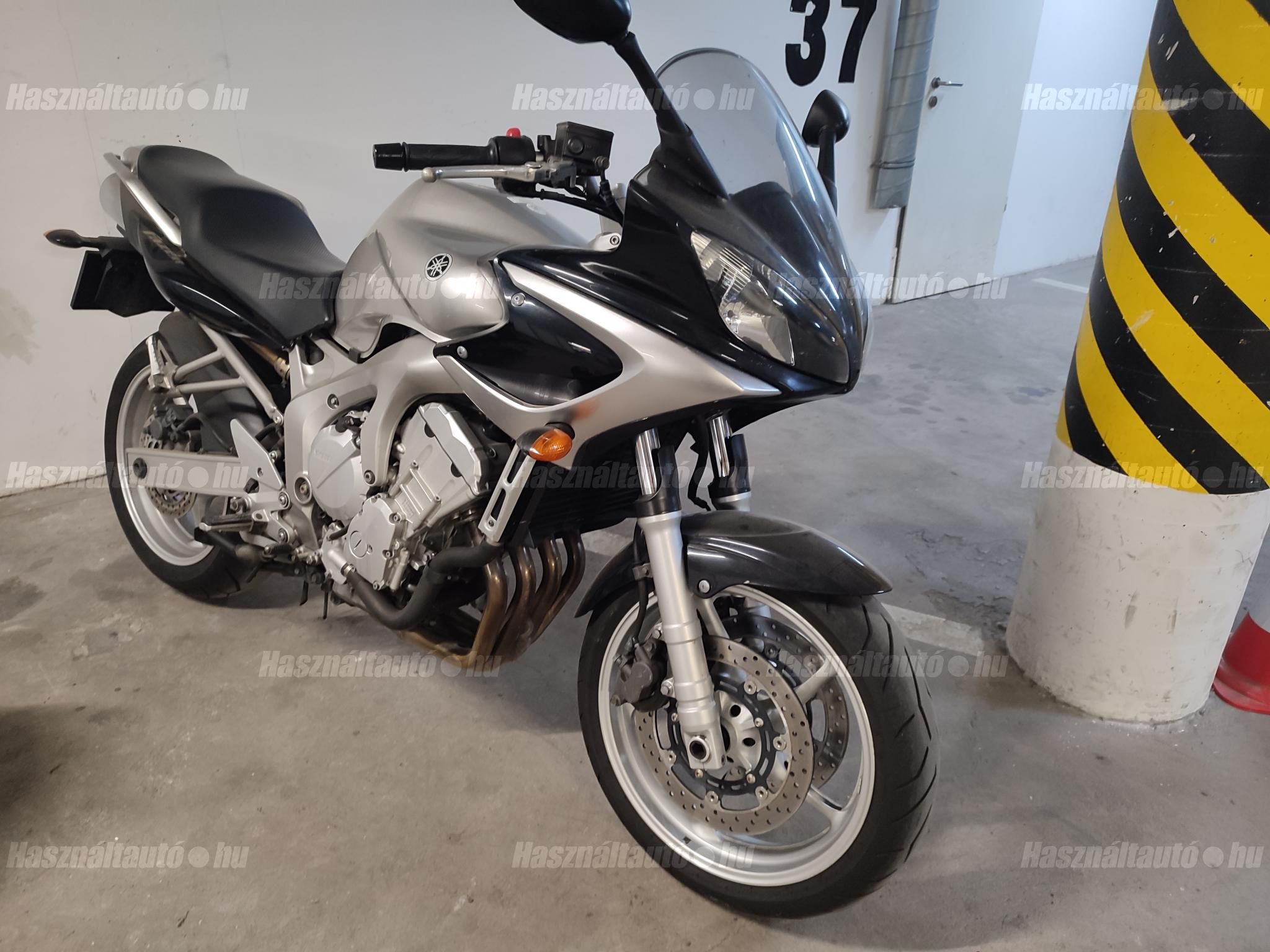 YAMAHA FZ6-S (FAZER) 2004/7 - 1
