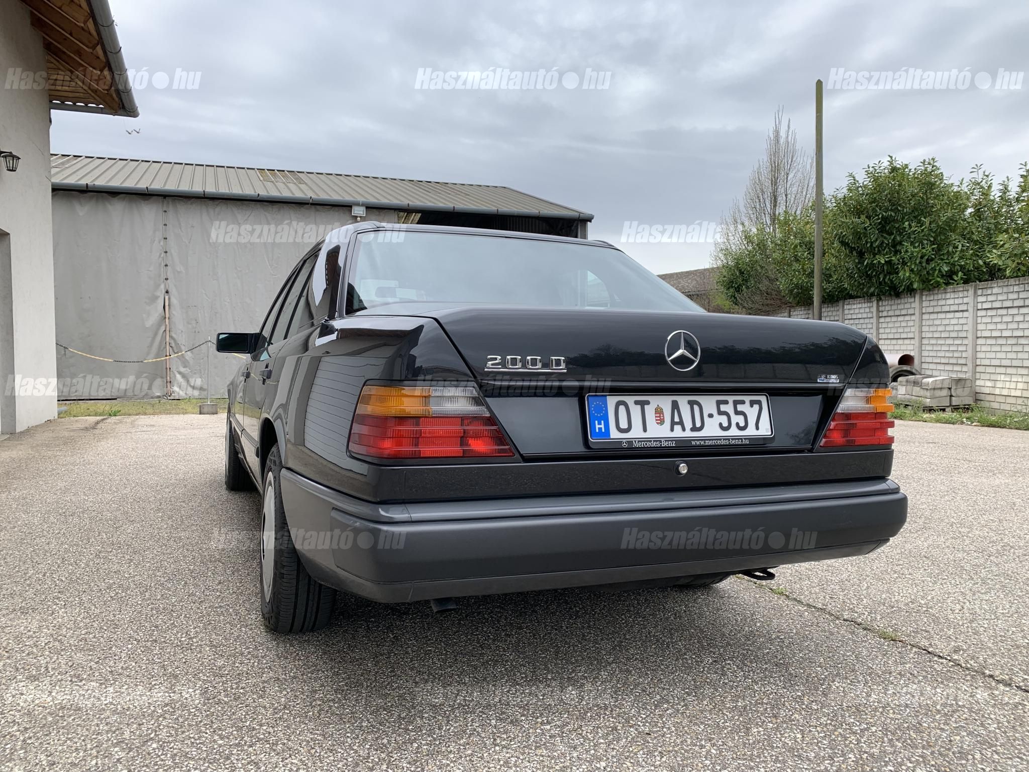 MERCEDES-BENZ W 124 1989/11 - 1
