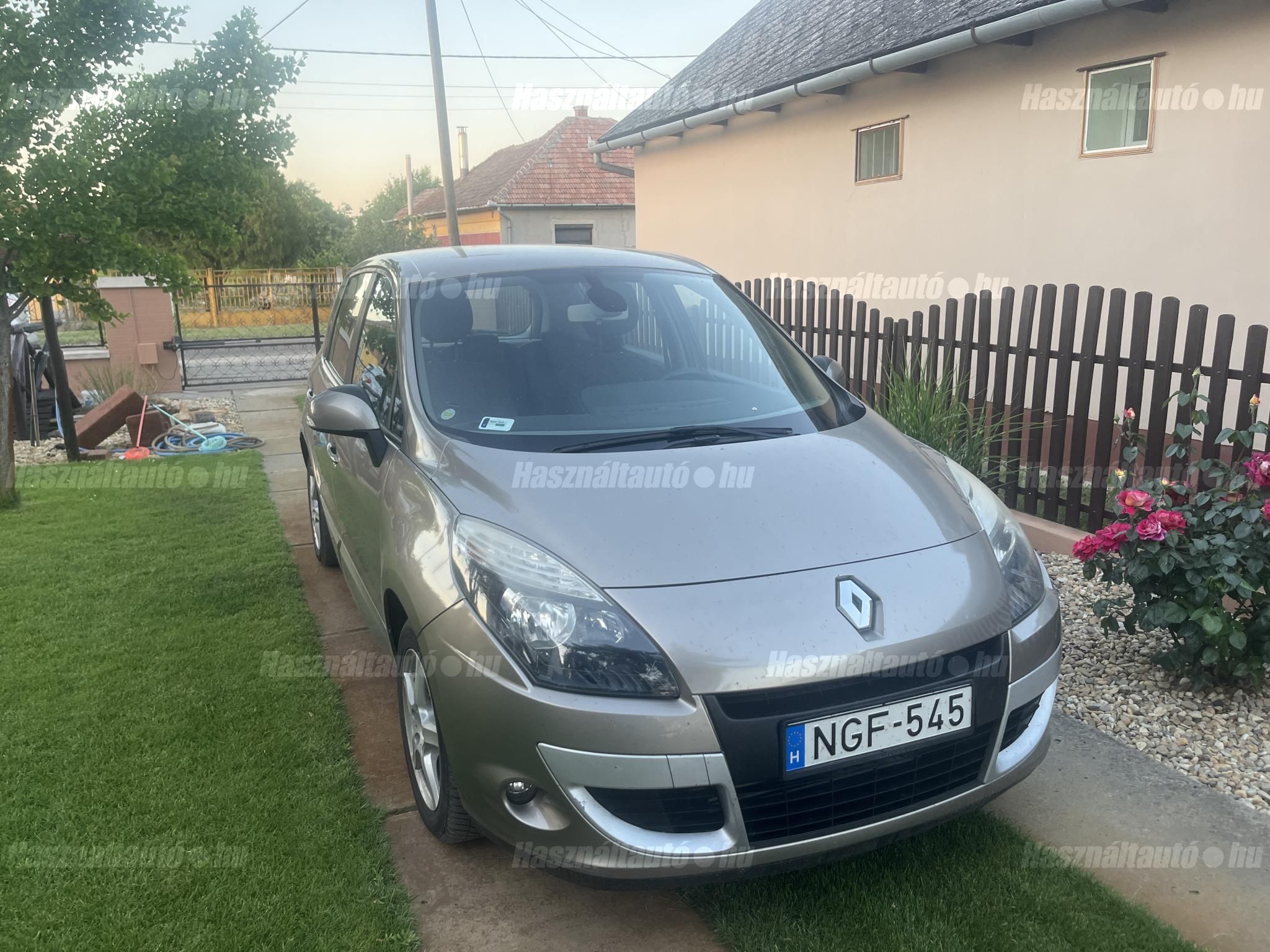 RENAULT SCENIC 2011/9 - 1