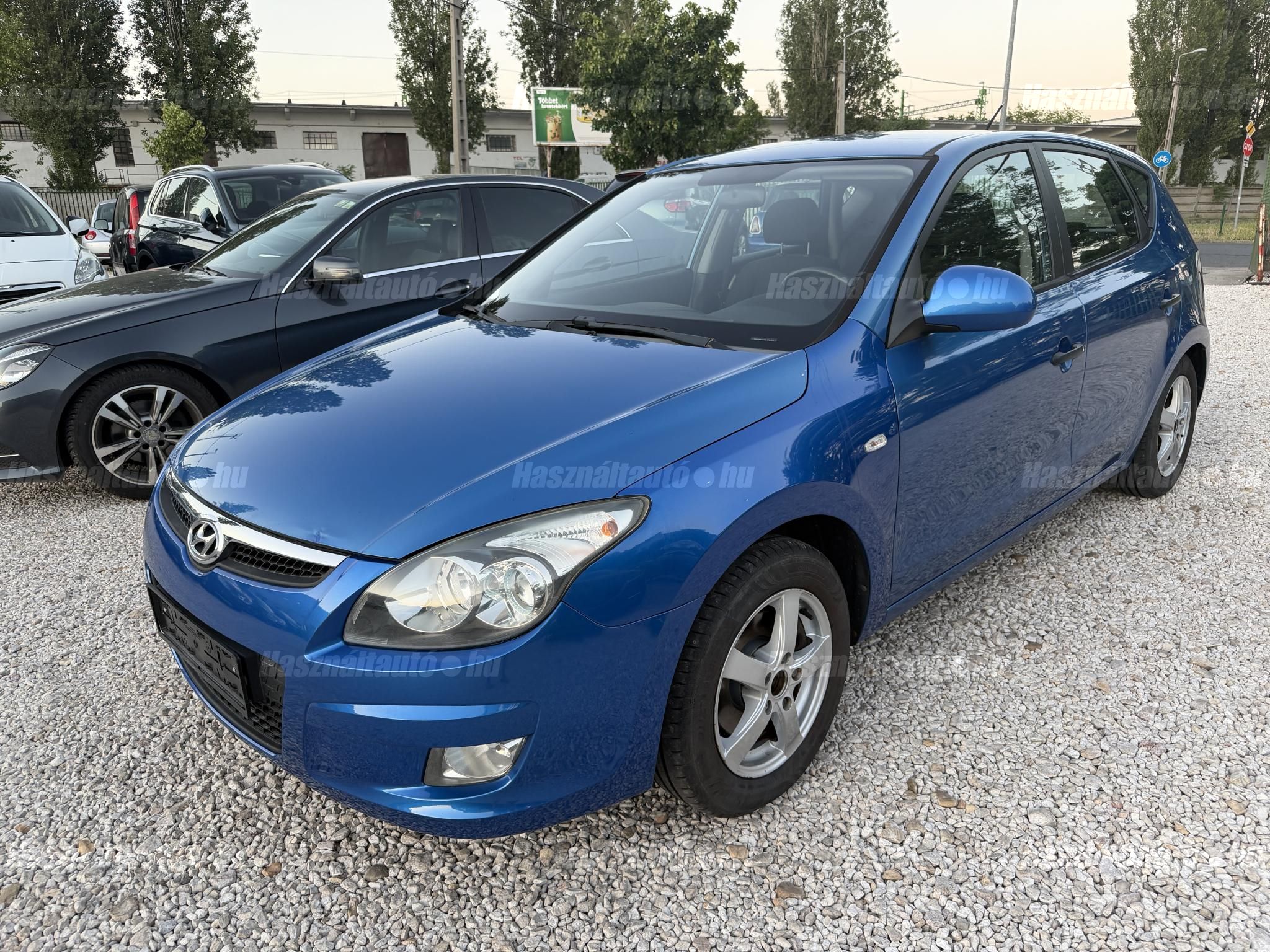 HYUNDAI I30 2010/3 - 1