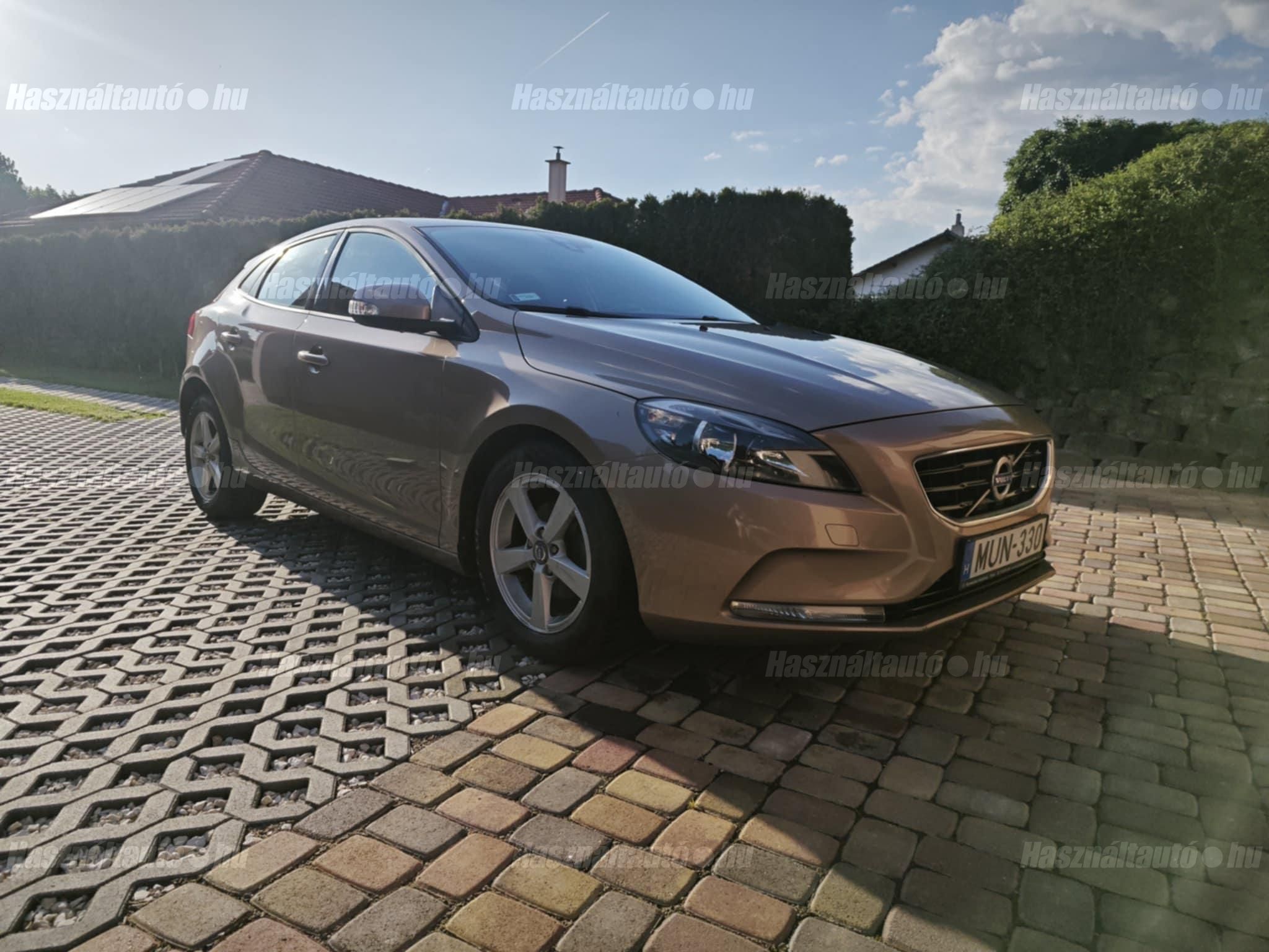 VOLVO V40 2014/10 - 1