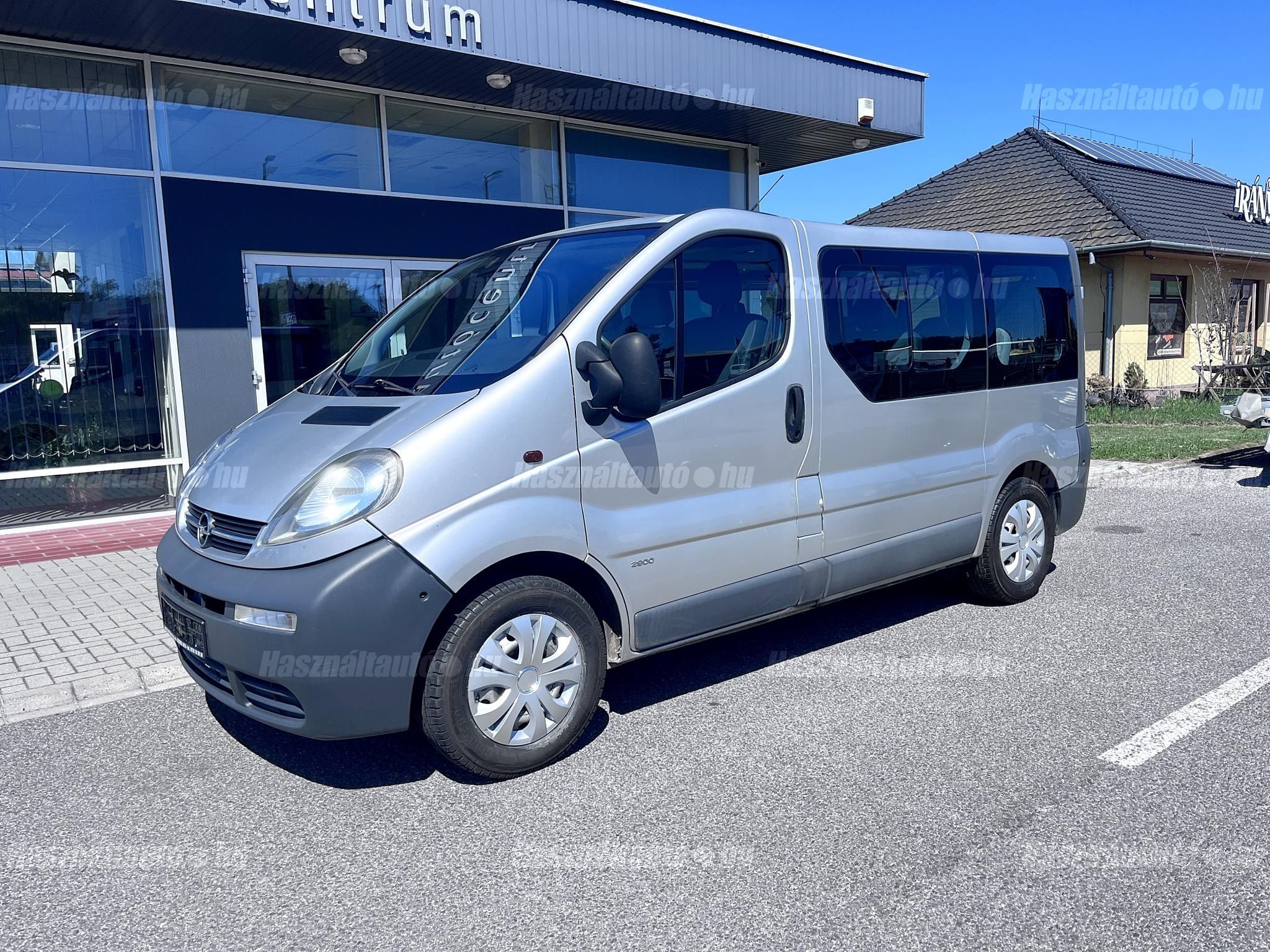 OPEL VIVARO 2003/4 - 1
