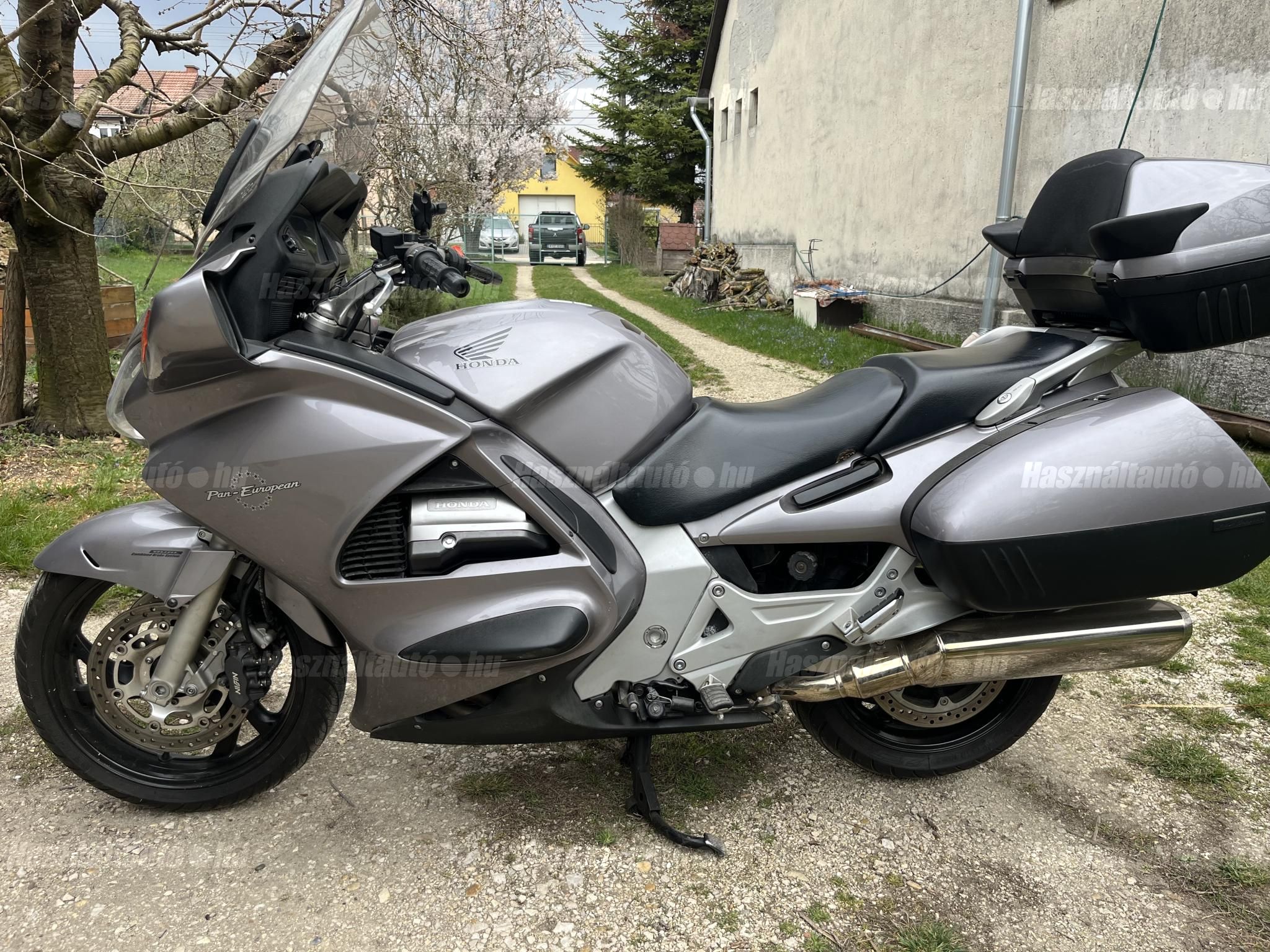 HONDA ST (PAN EUROPEAN) 2003 - 1