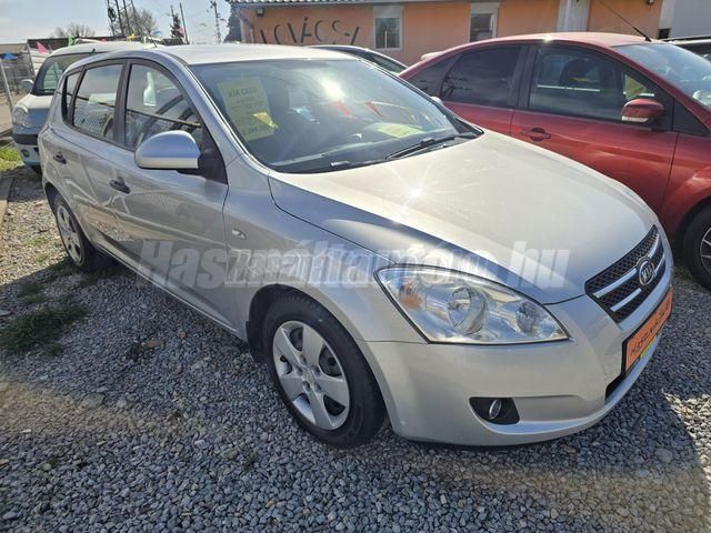 KIA CEE'D 2010/1 - 1