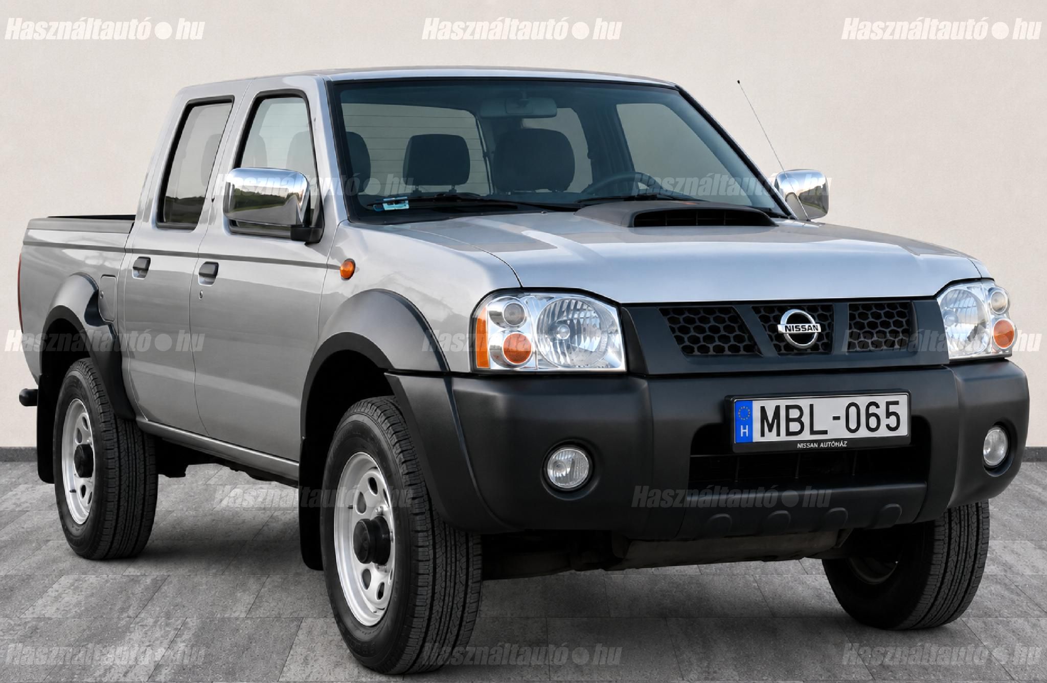 NISSAN NP300 2012/2 - 1