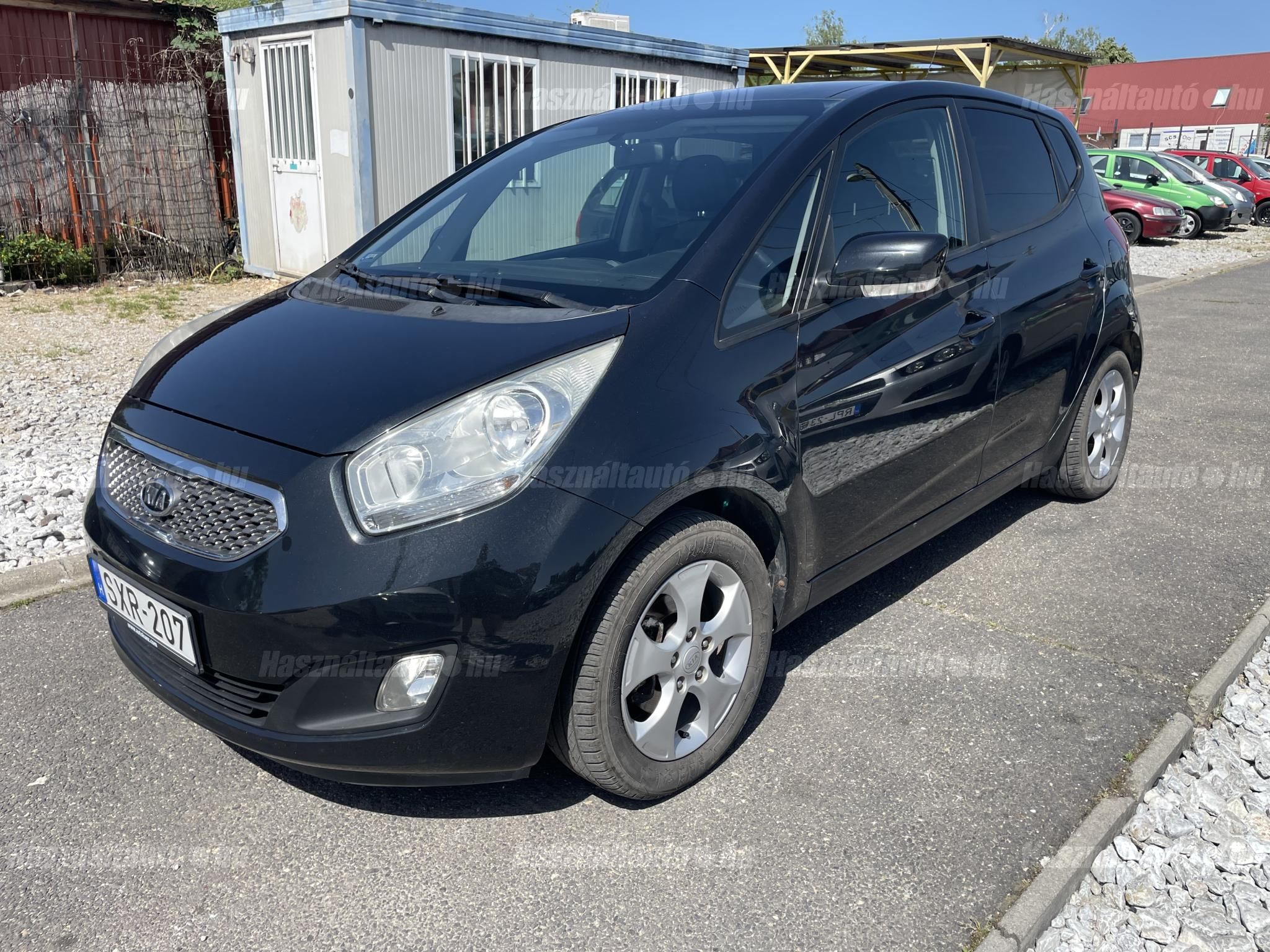KIA VENGA 2010/11 - 1