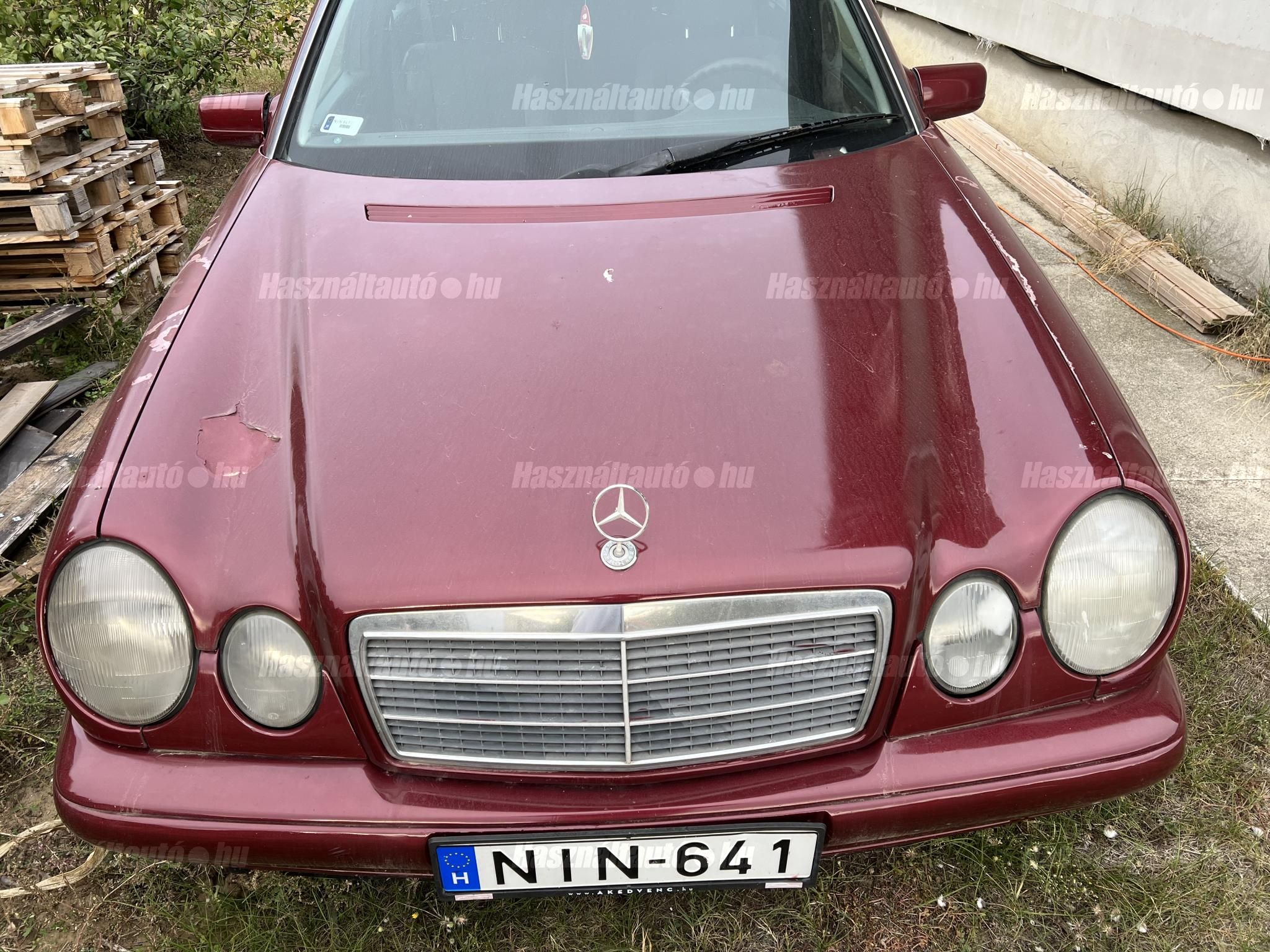 MERCEDES-BENZ E-OSZTÁLY 1999/1 - 1