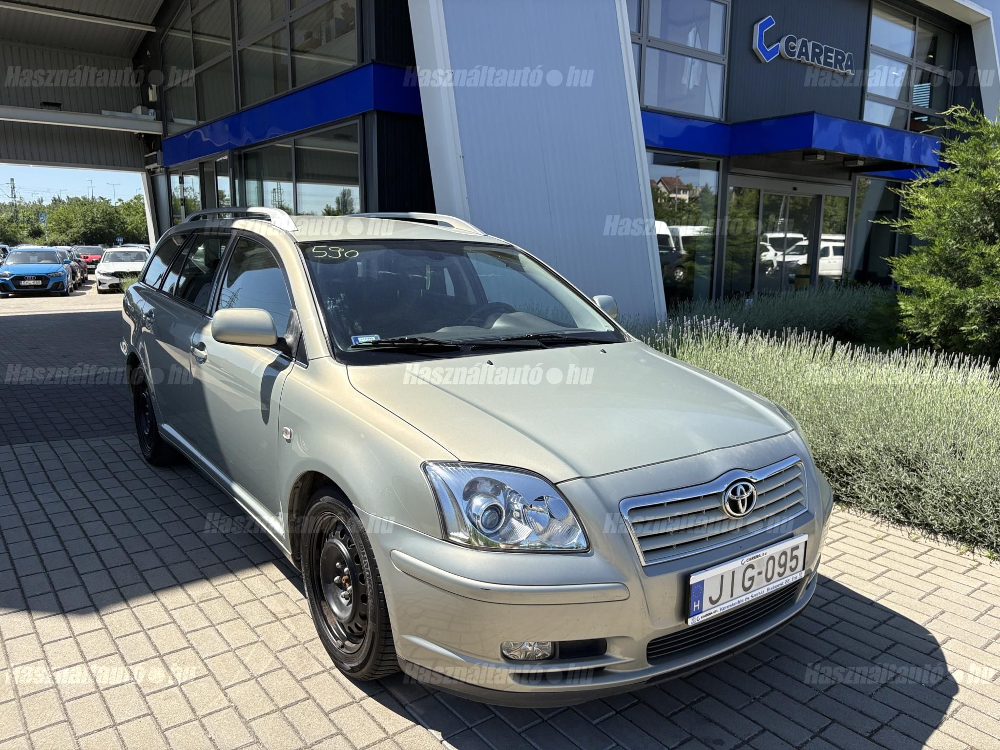 TOYOTA AVENSIS 2004/8 - 1