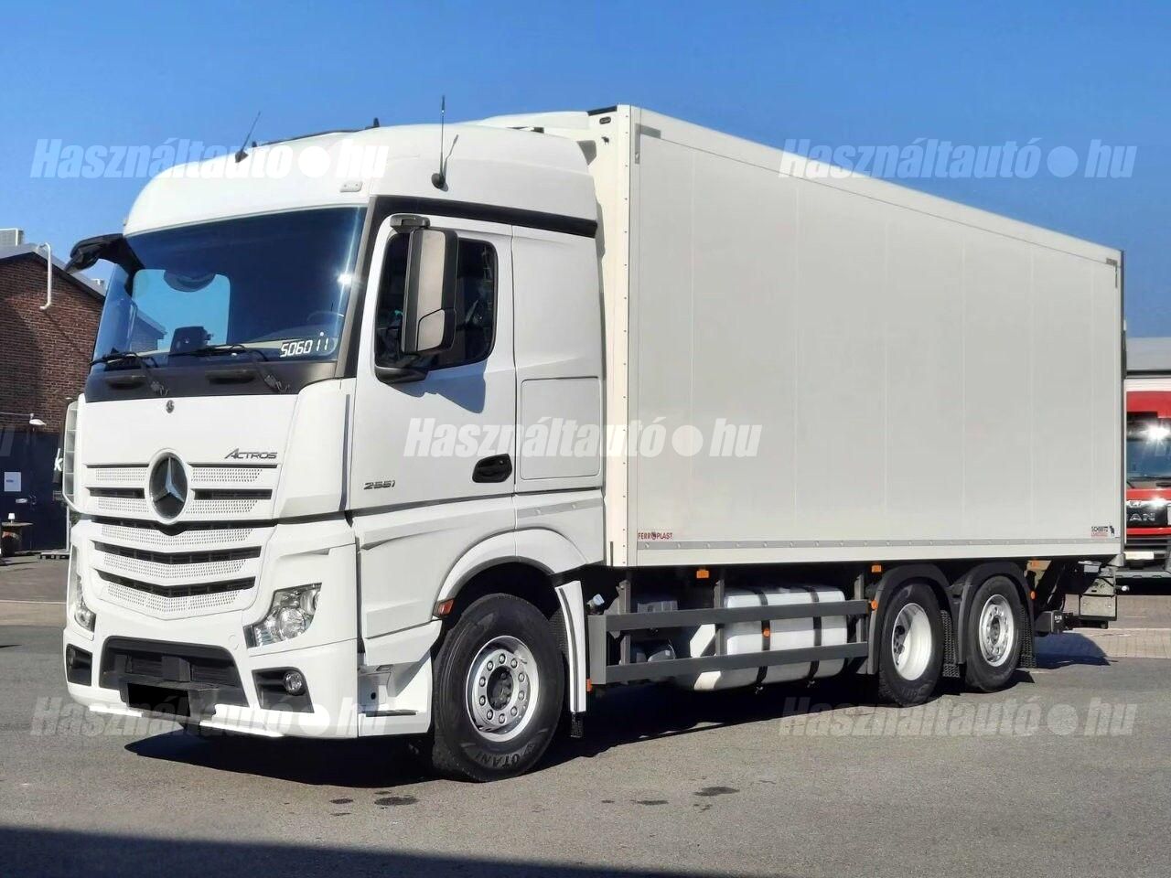 MERCEDES-BENZ 2019/1 - 1