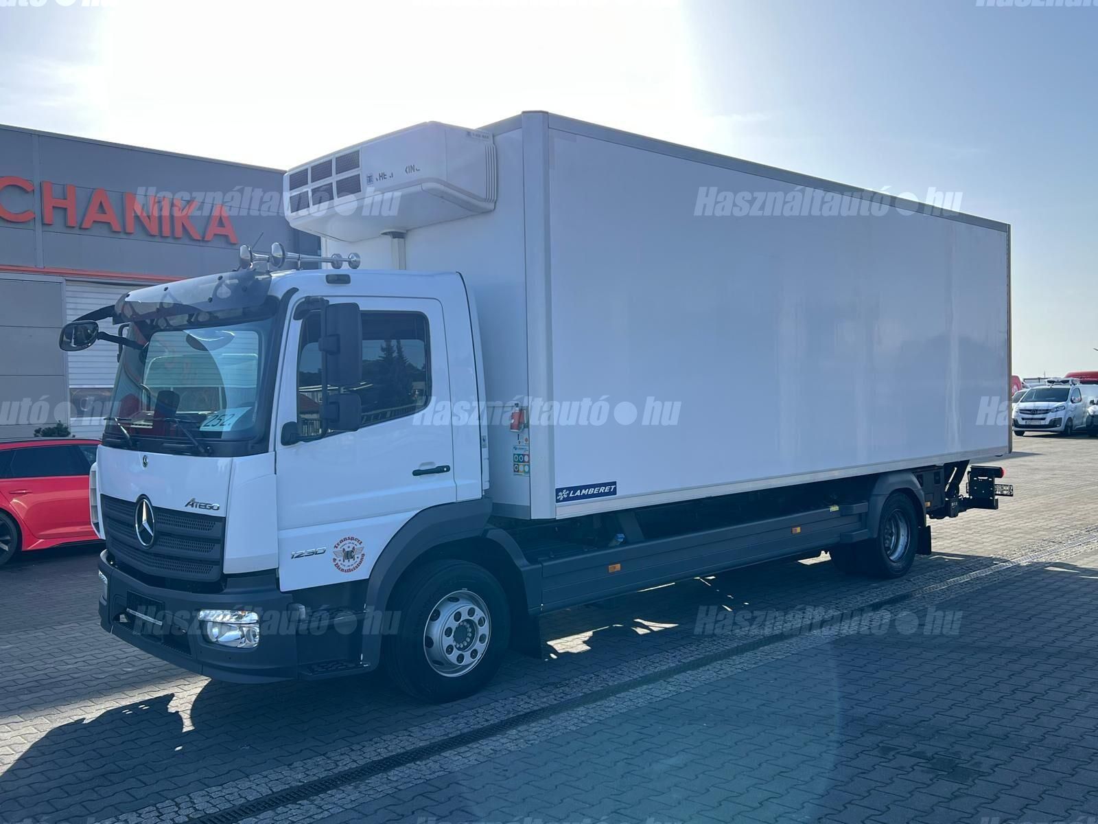 MERCEDES-BENZ 2022/12 - 1
