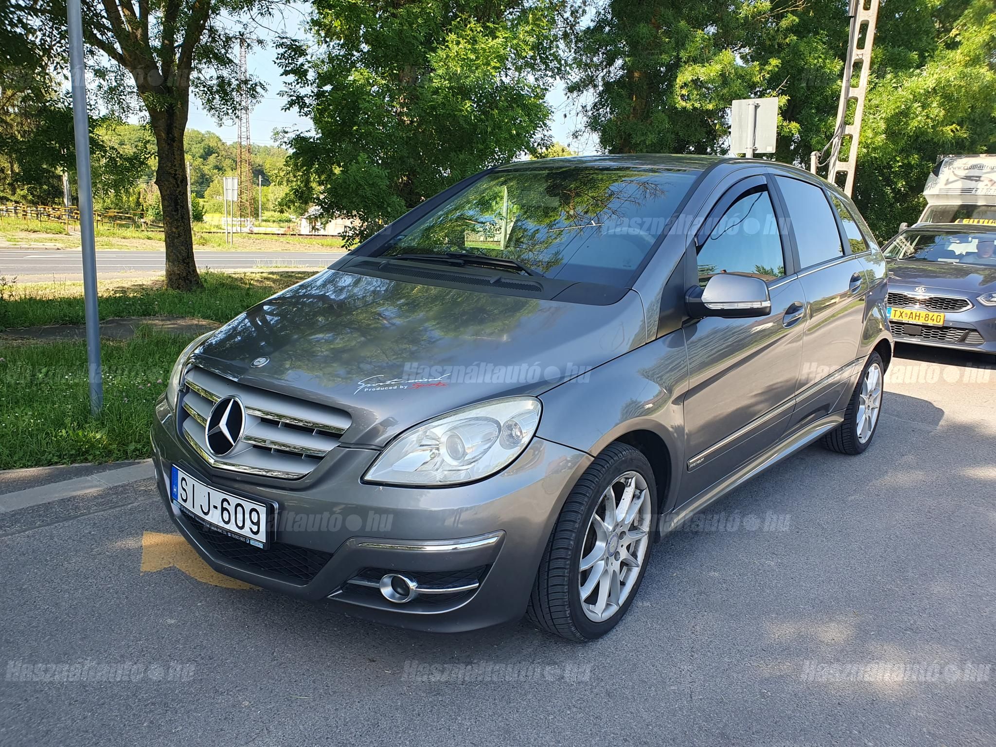 MERCEDES-BENZ B 180 2011/3 - 1