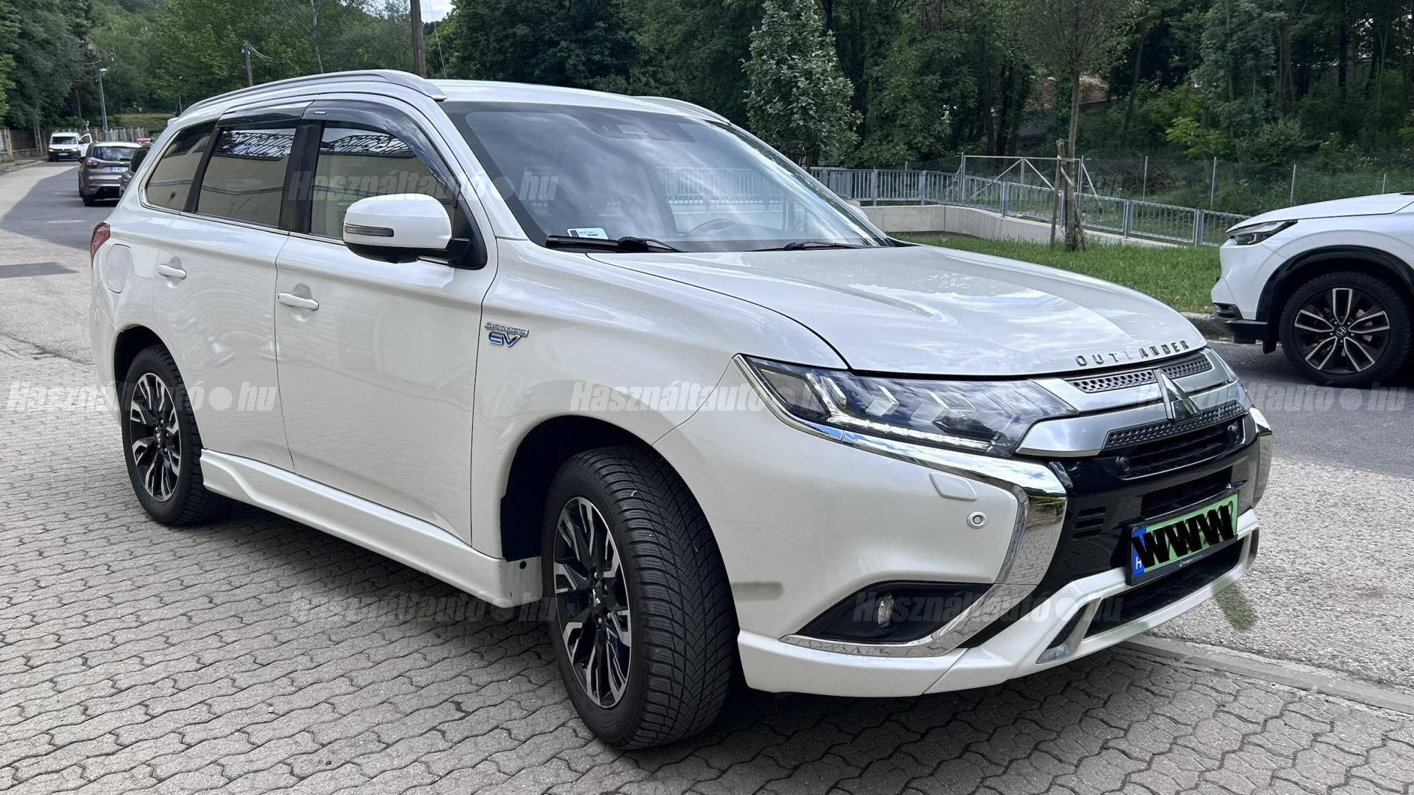 MITSUBISHI OUTLANDER 2018/4 - 1