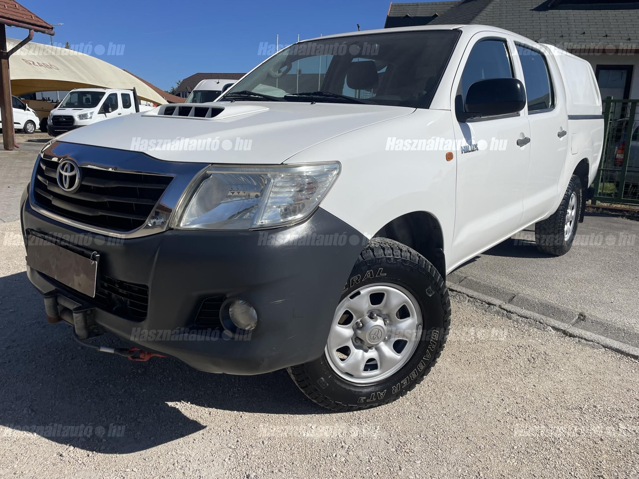 TOYOTA HILUX 2015/8 - 1