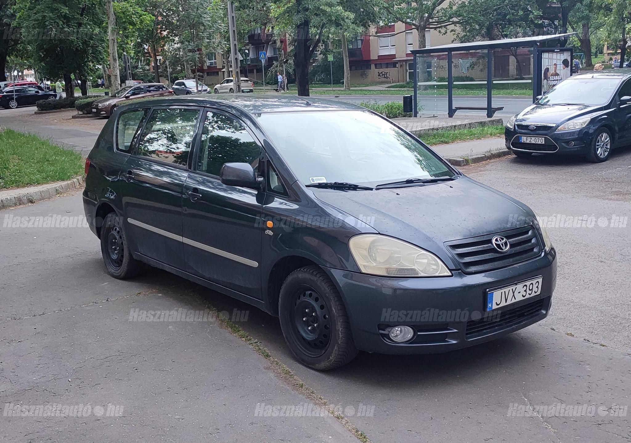 TOYOTA AVENSIS VERSO 2002/12 - 1