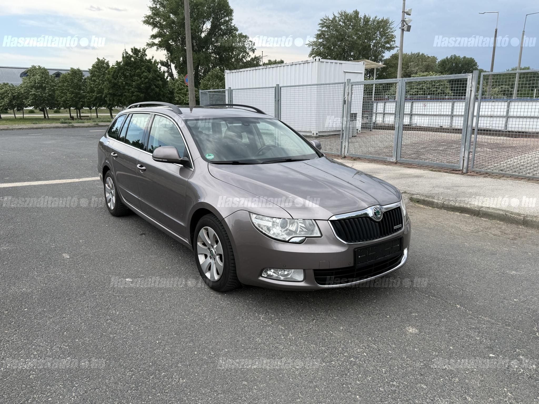 SKODA SUPERB 2013/4 - 1