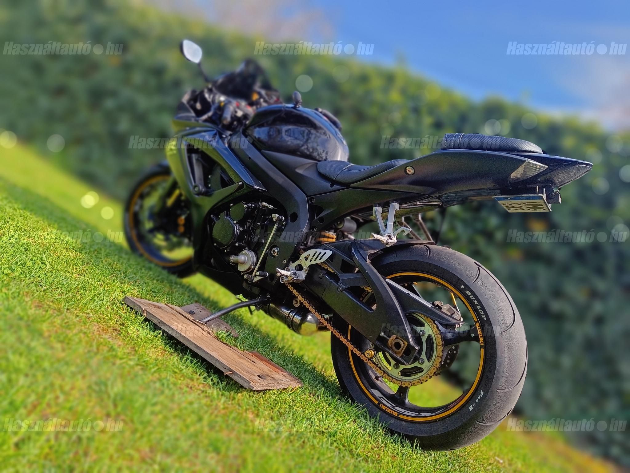 SUZUKI GSX-R 750 2006/7 - 1