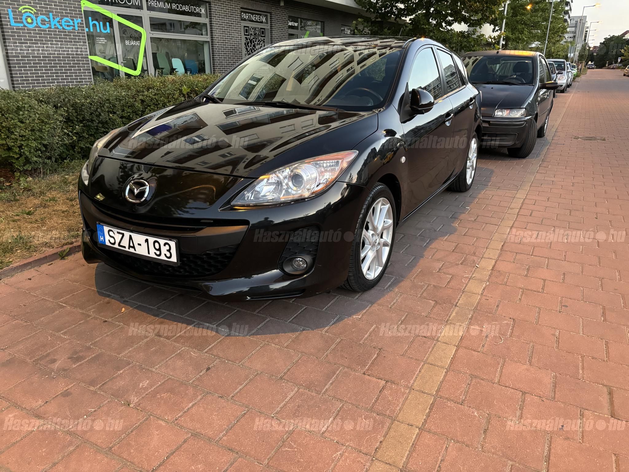 MAZDA 3 2012/3 - 1