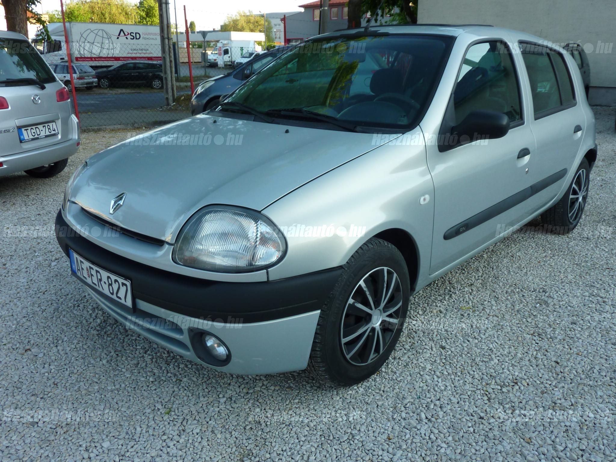 RENAULT CLIO 1999/8 - 1