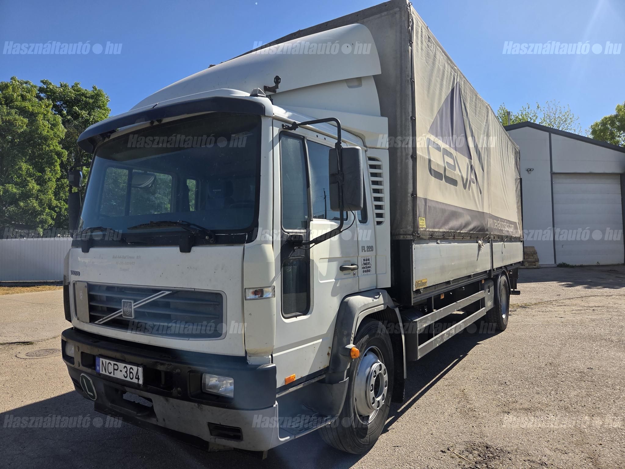 VOLVO 2004/8 - 1