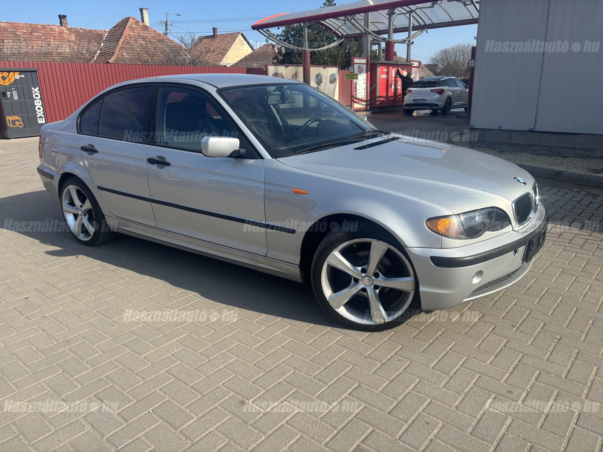 BMW 318 2002/10 - 1