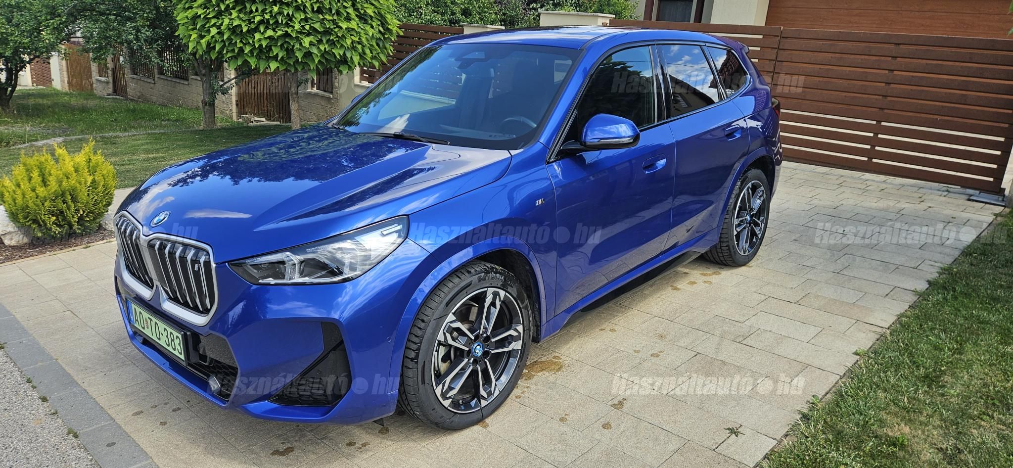 BMW IX1 2023/12 - 1