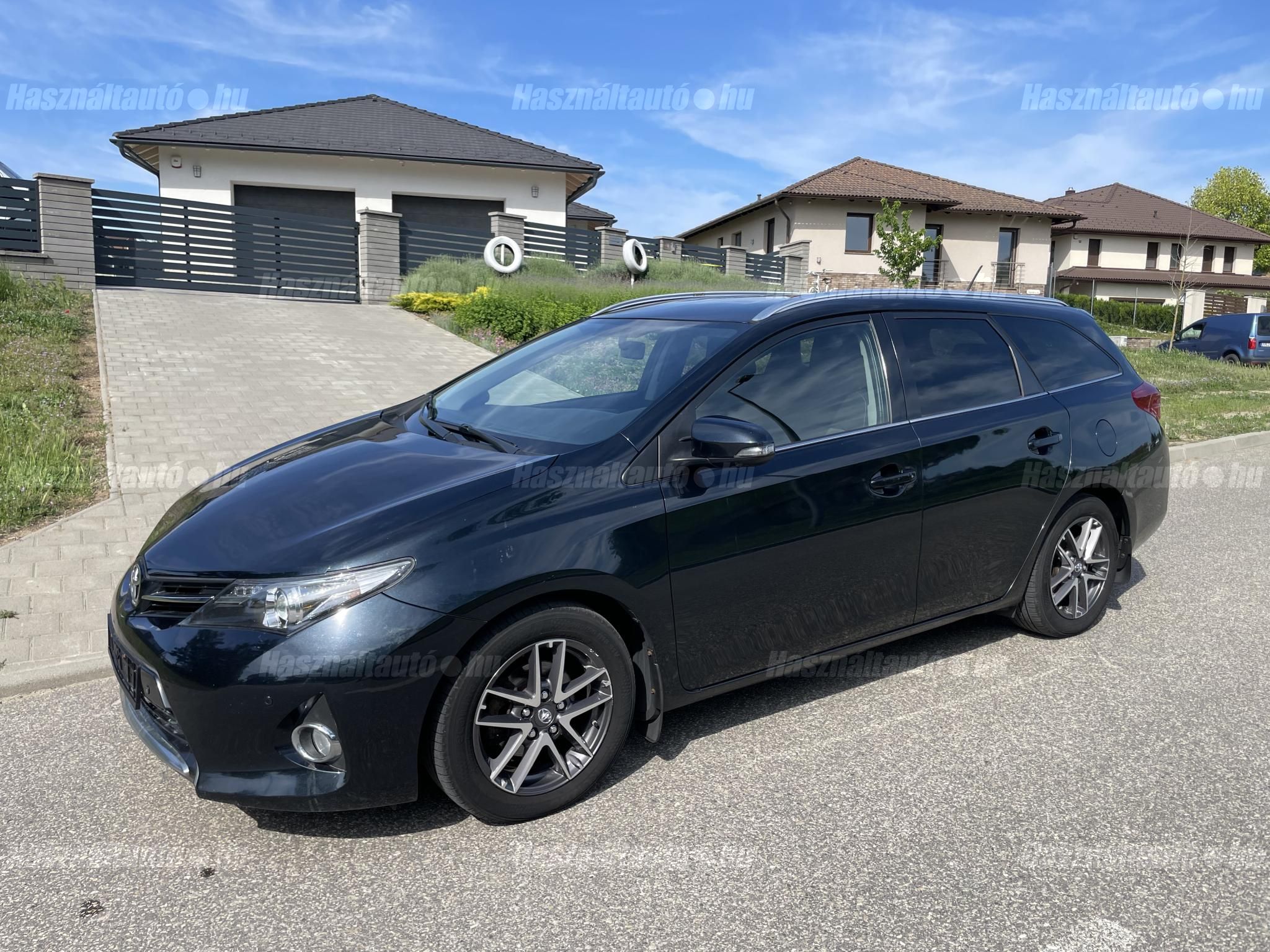 TOYOTA AURIS 2015/4 - 1