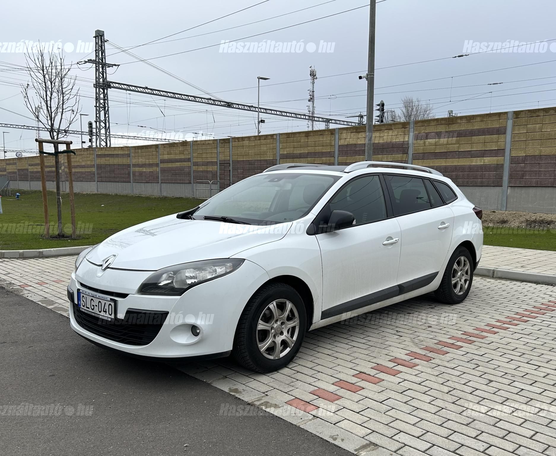 RENAULT MEGANE 2011/10 - 1