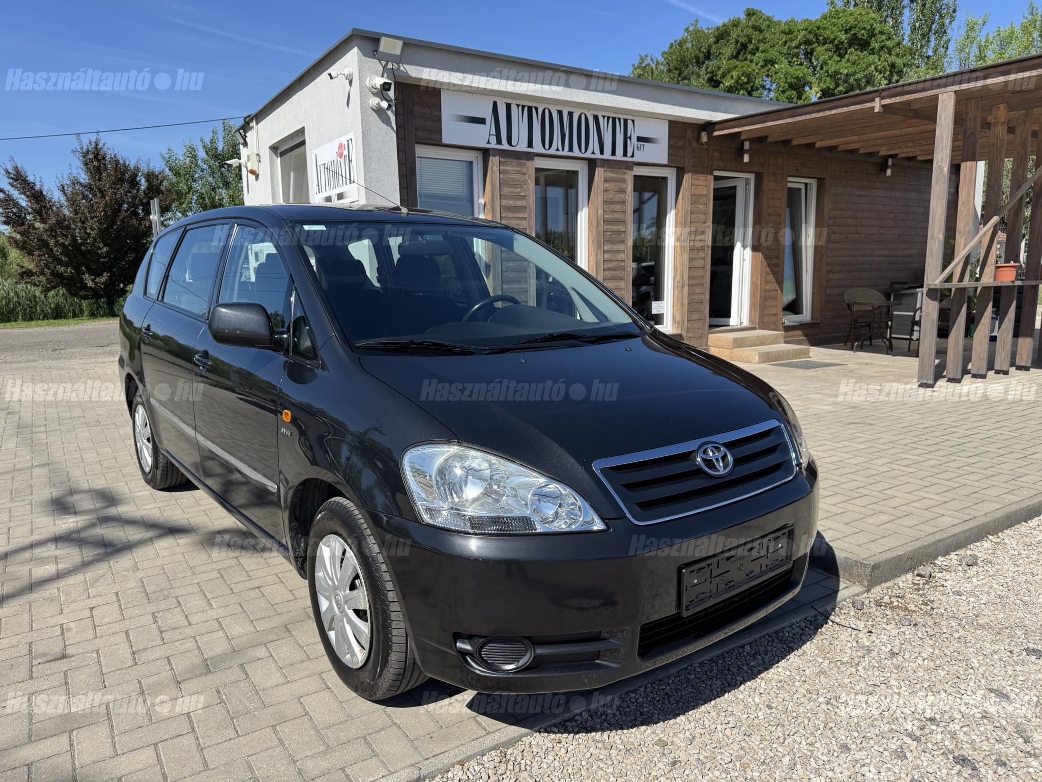 TOYOTA AVENSIS VERSO 2003/2 - 1