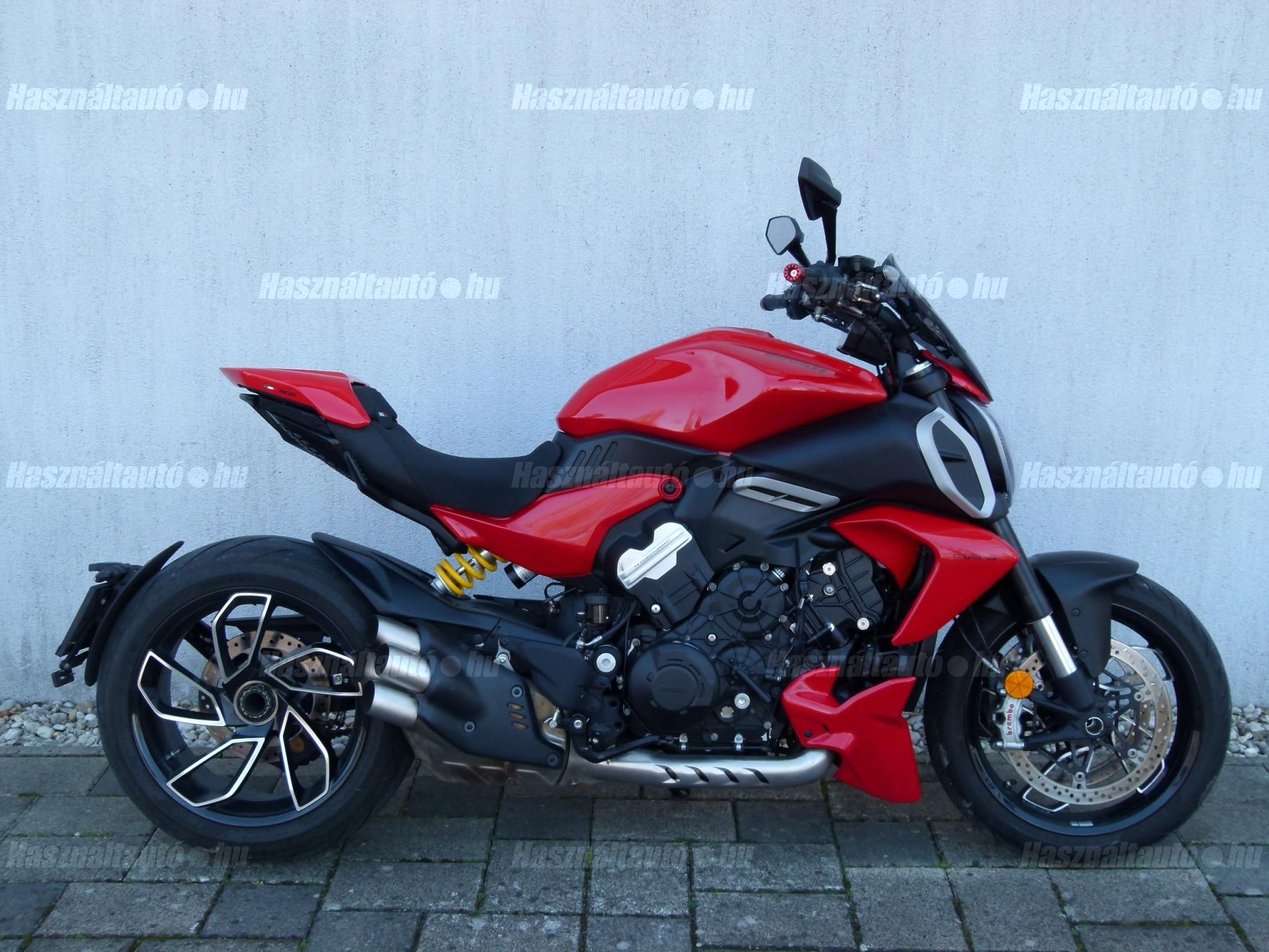 DUCATI DIAVEL 2024/2 - 1