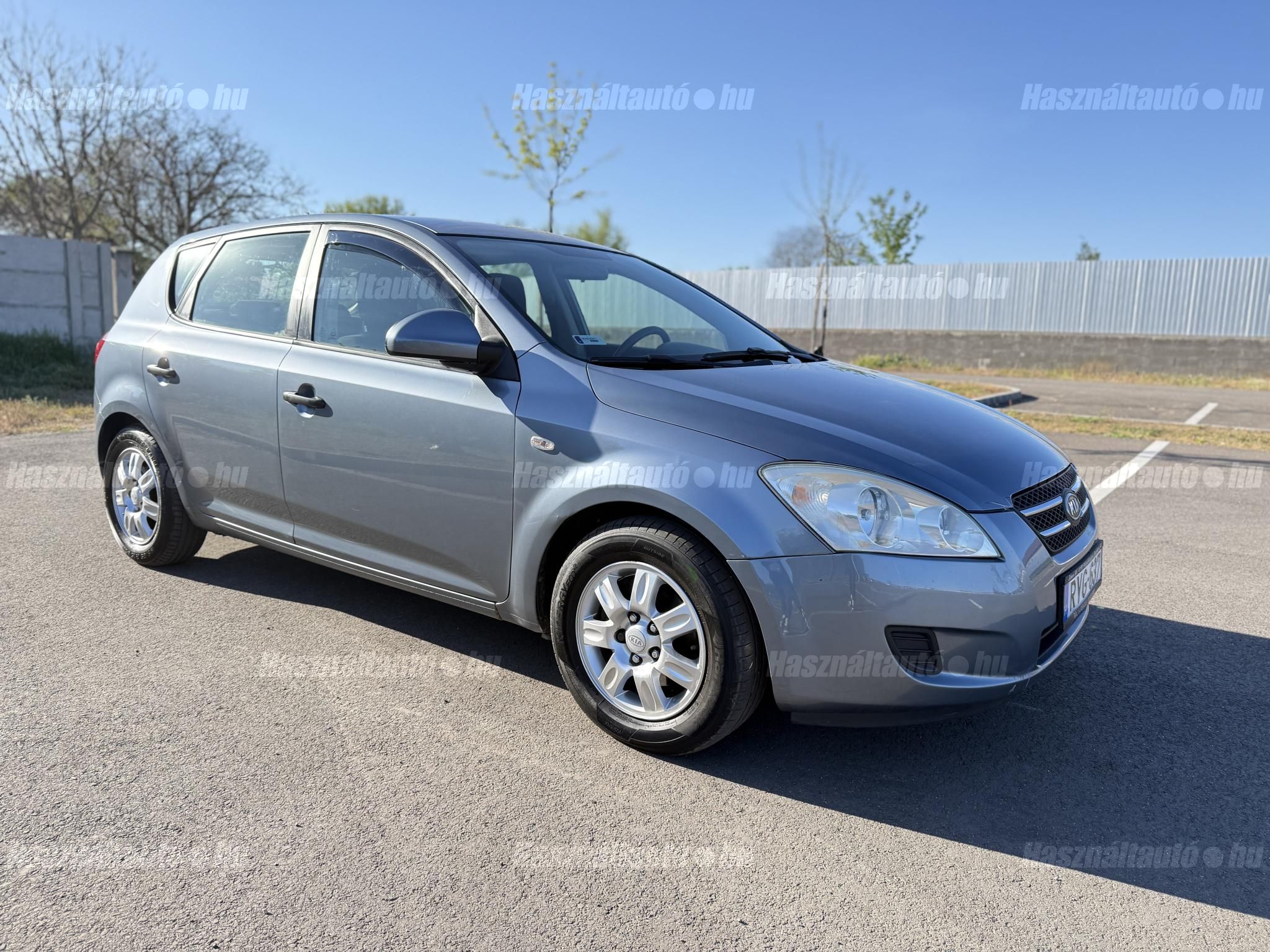 KIA CEE'D 2007/3 - 1