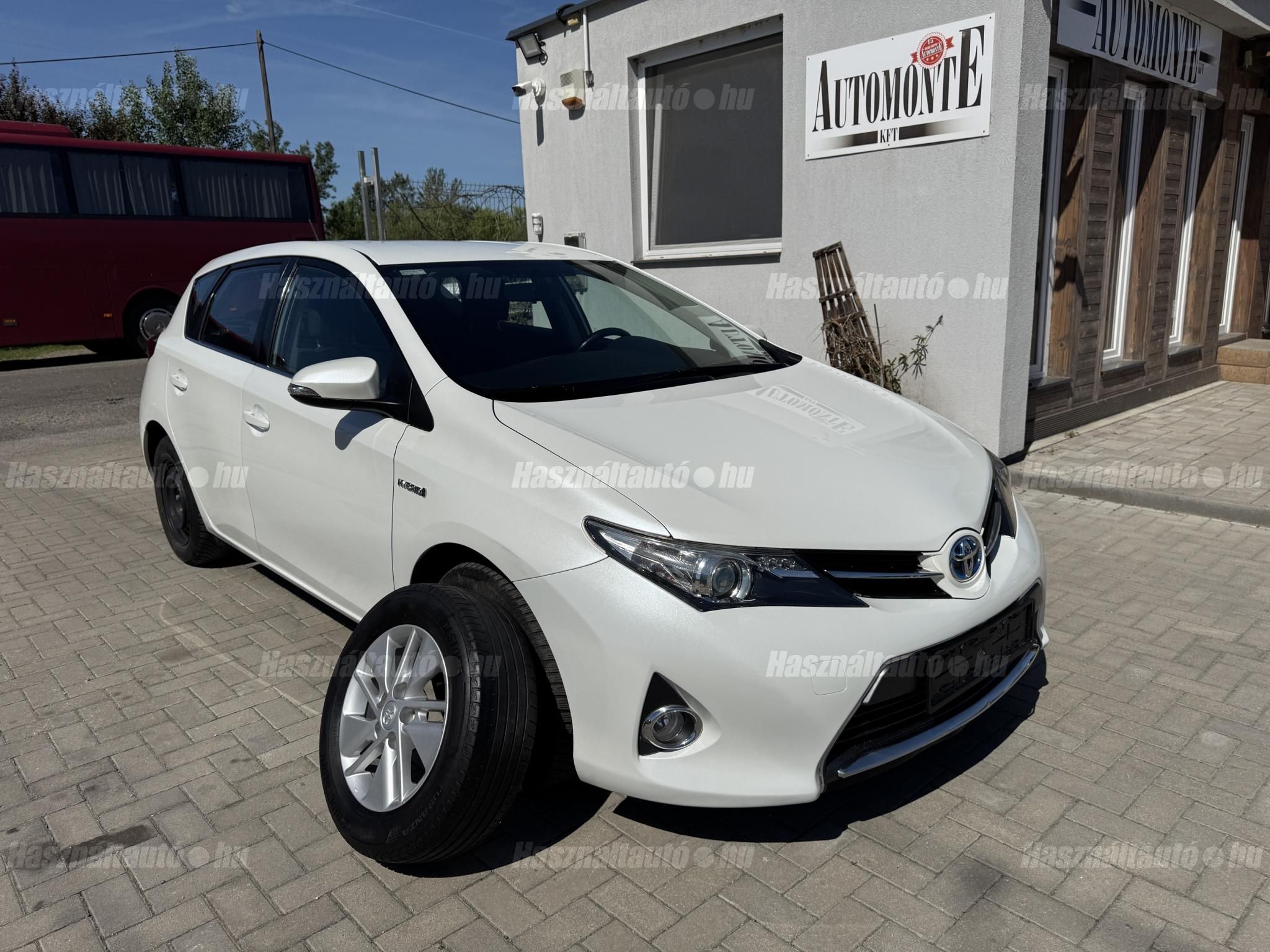 TOYOTA AURIS 2013/2 - 1