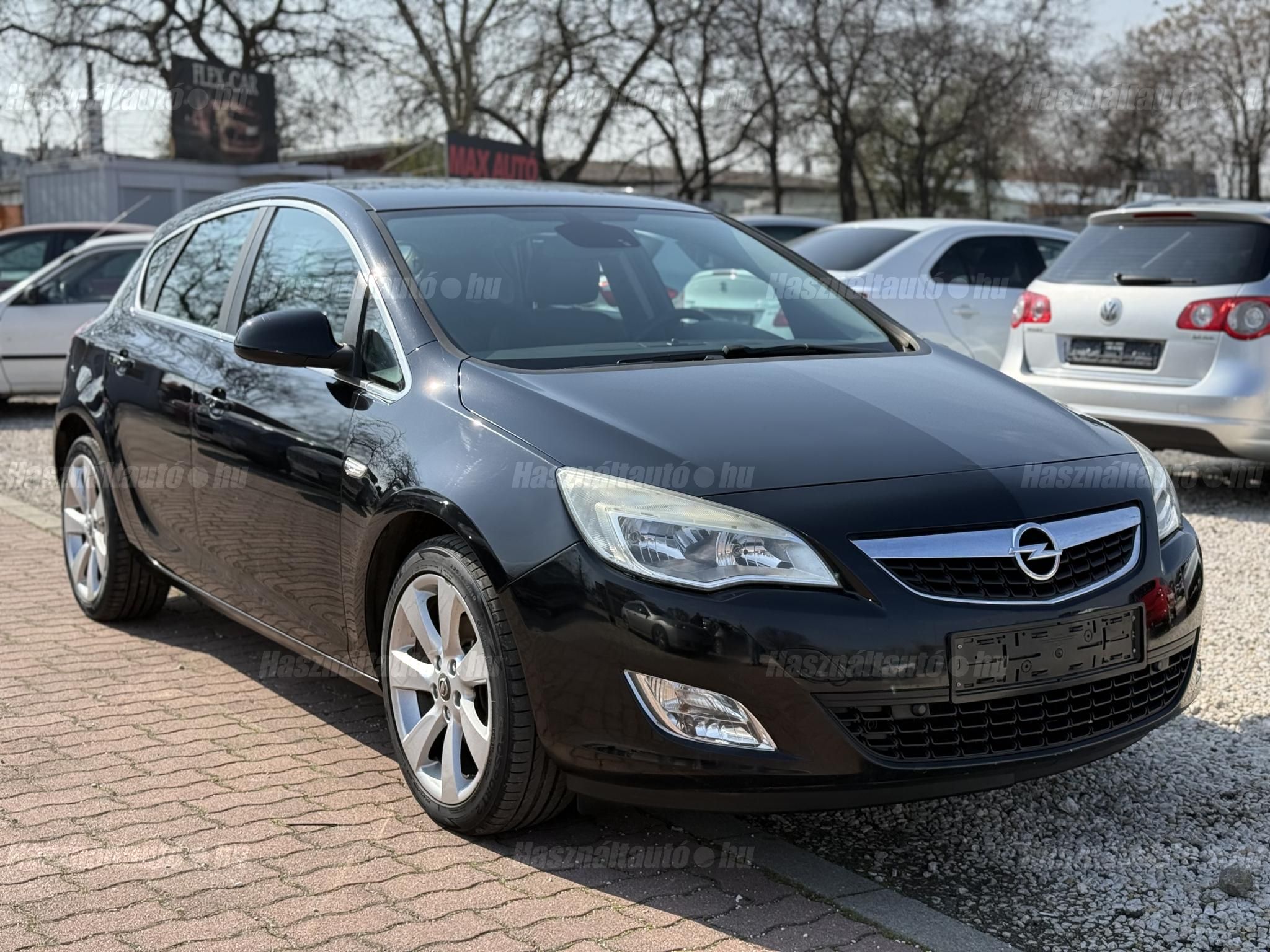 OPEL ASTRA J 2010/2 - 1