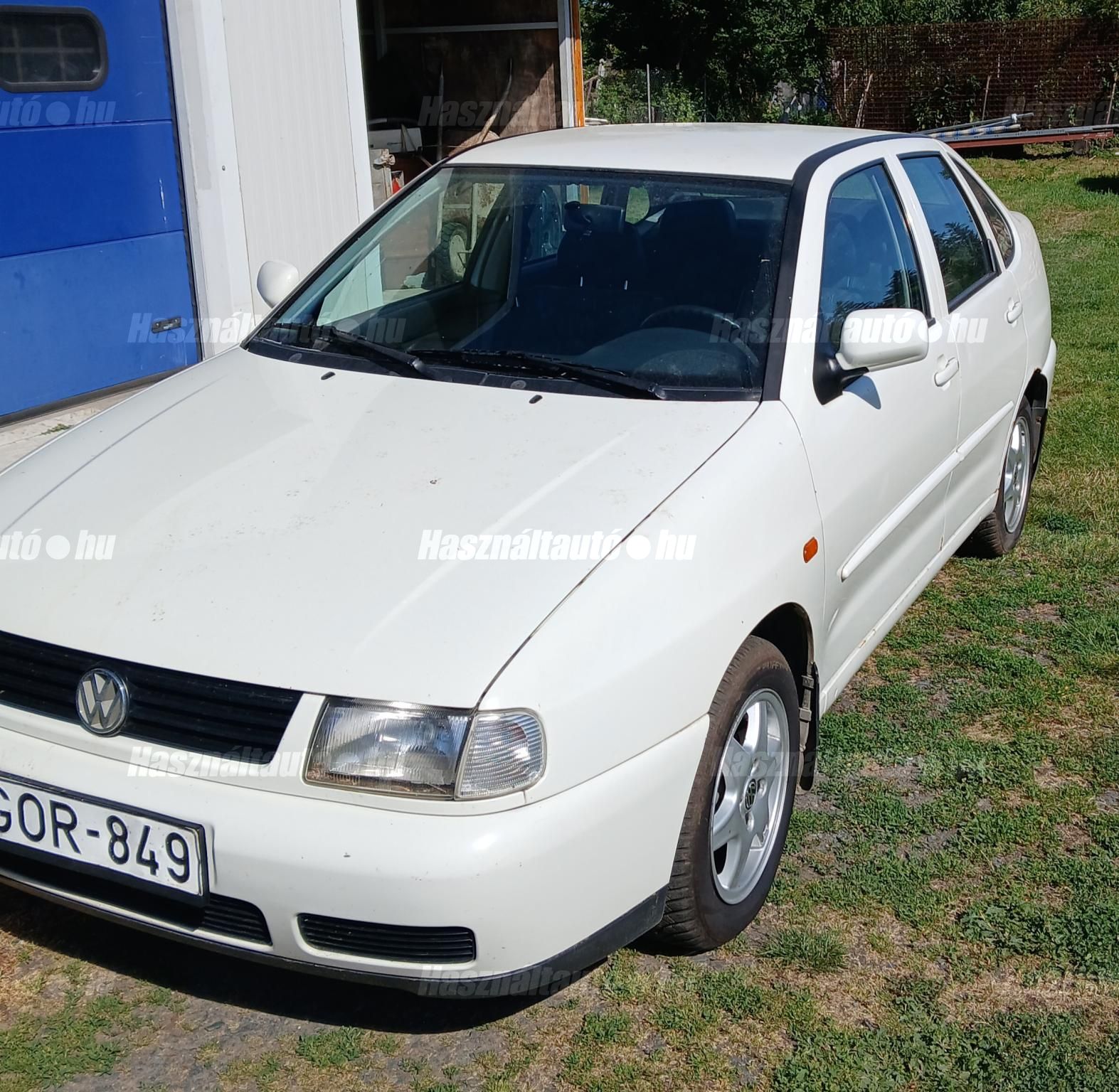 VOLKSWAGEN POLO 1998/5 - 1