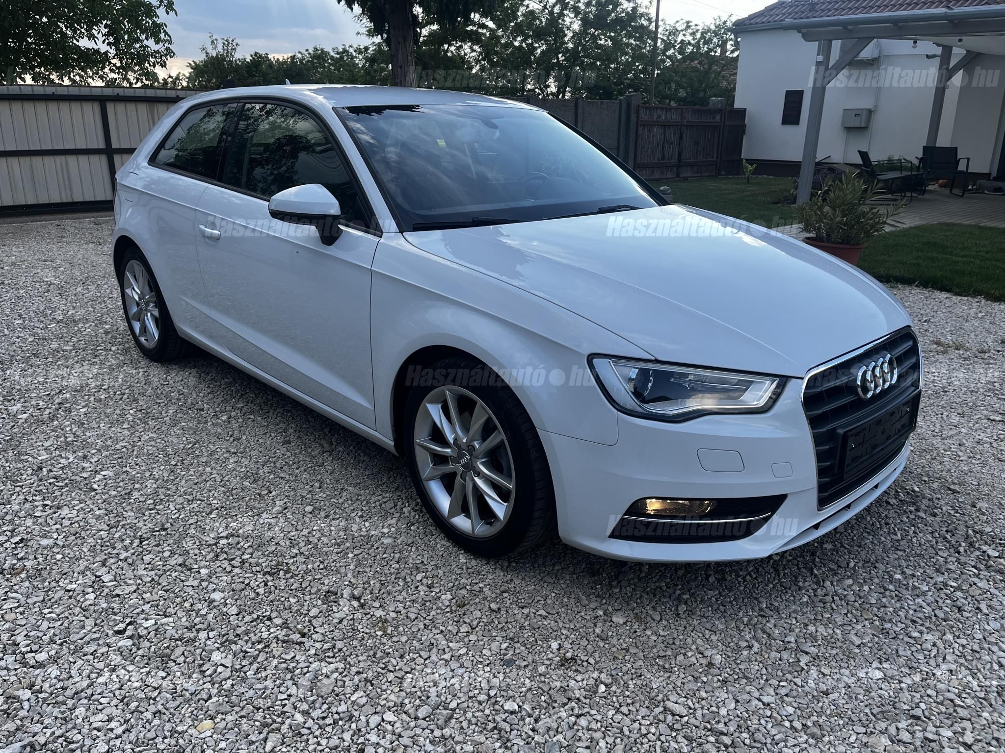 AUDI A3 2013/2 - 1