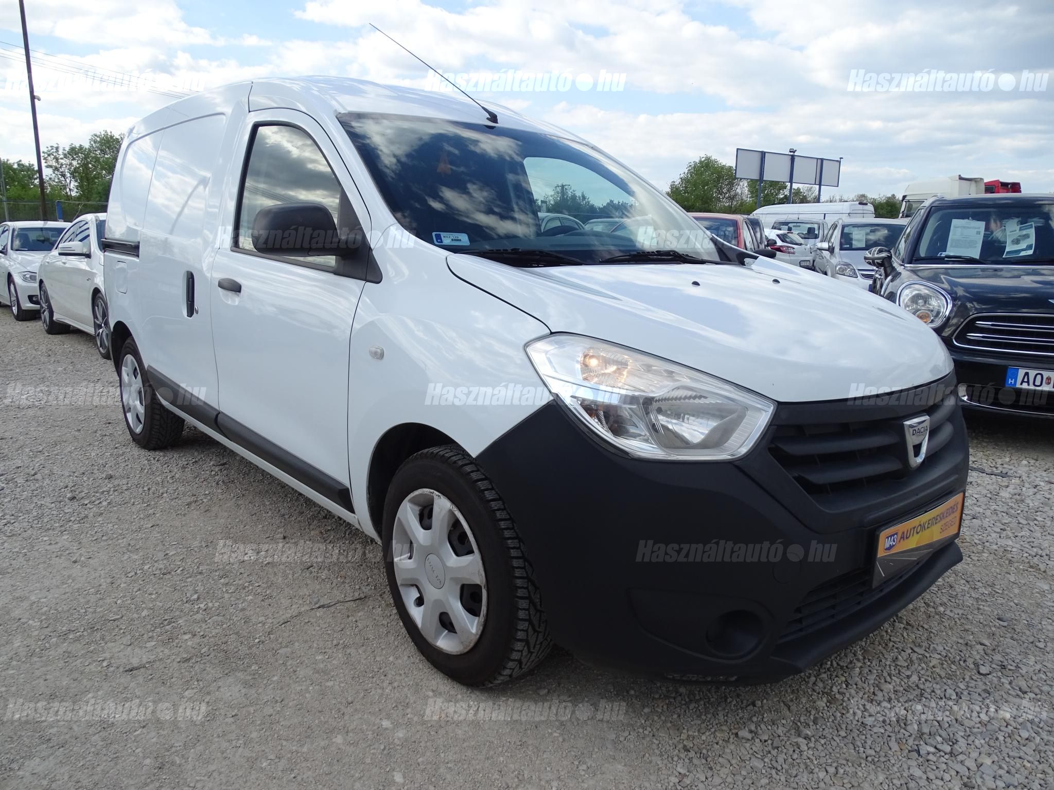 DACIA DOKKER 2014/11 - 1