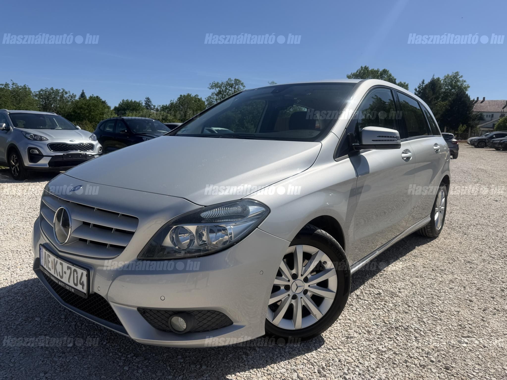 MERCEDES-BENZ B 180 2013/9 - 1