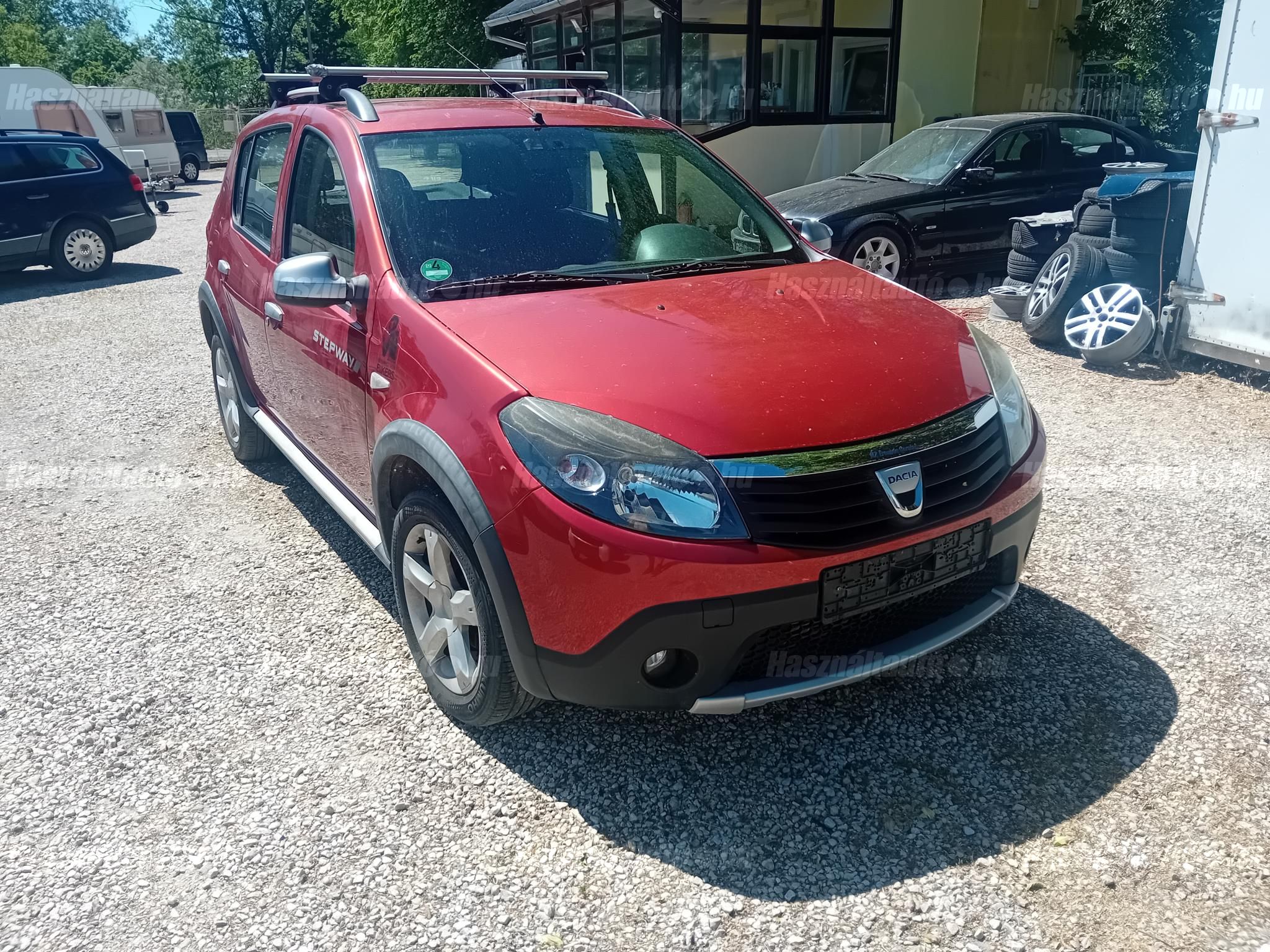 DACIA SANDERO 2011/6 - 1