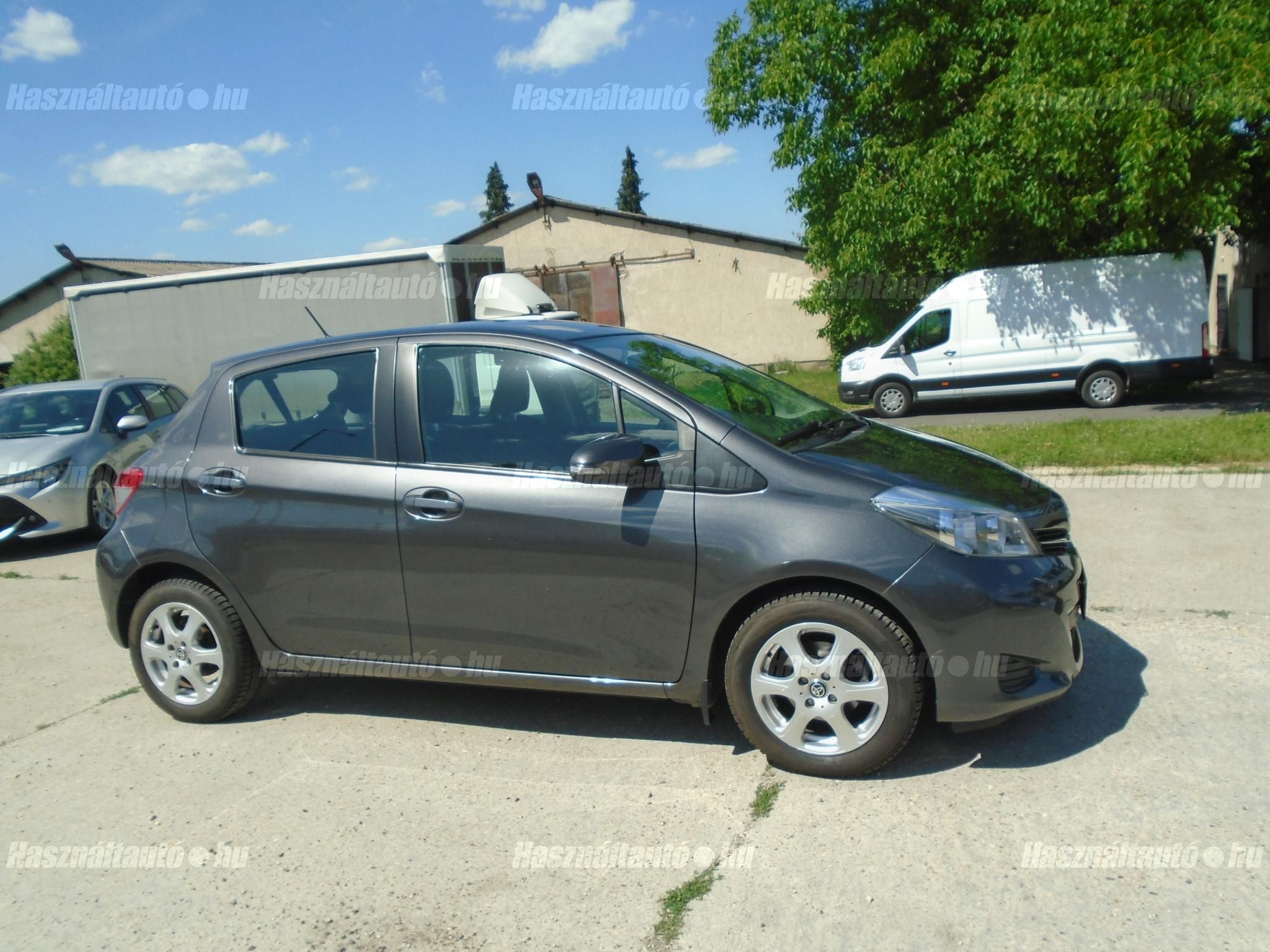 TOYOTA YARIS 2014/3 - 1